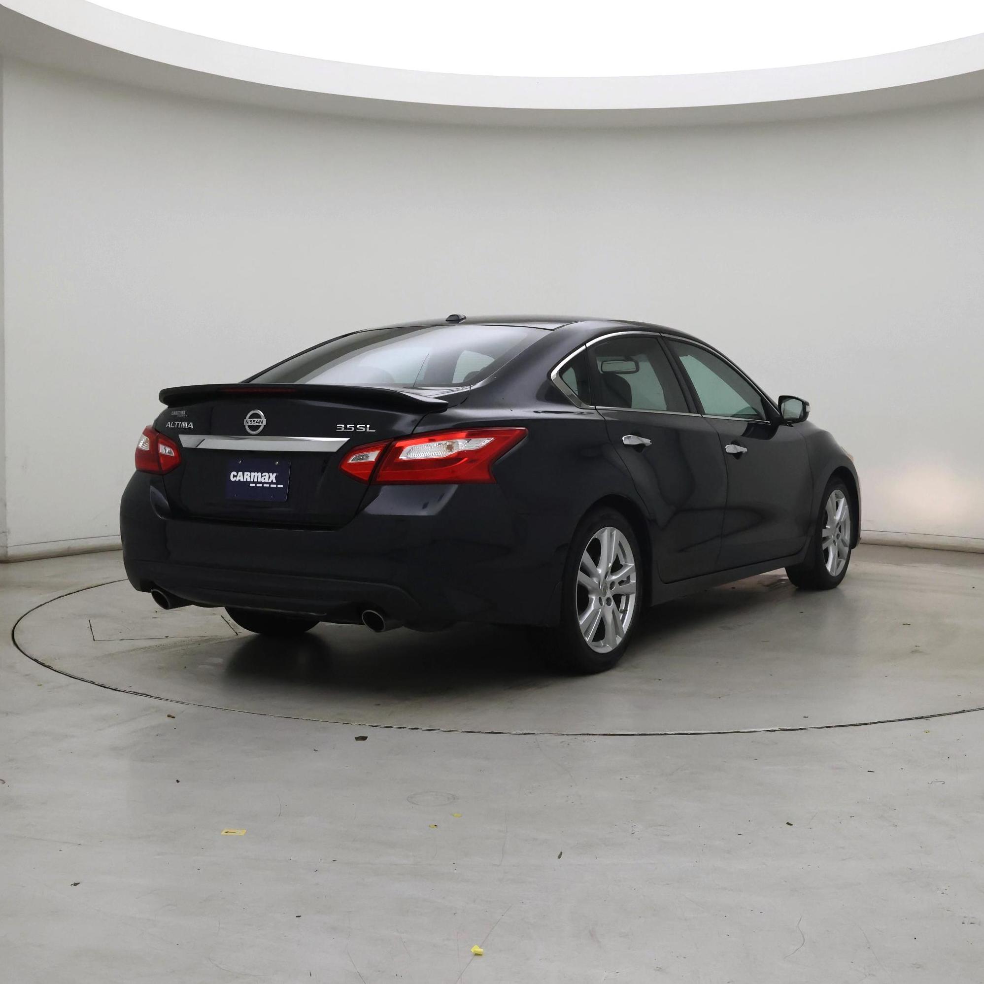 Thumbnail: 2016 Nissan Altima - 8