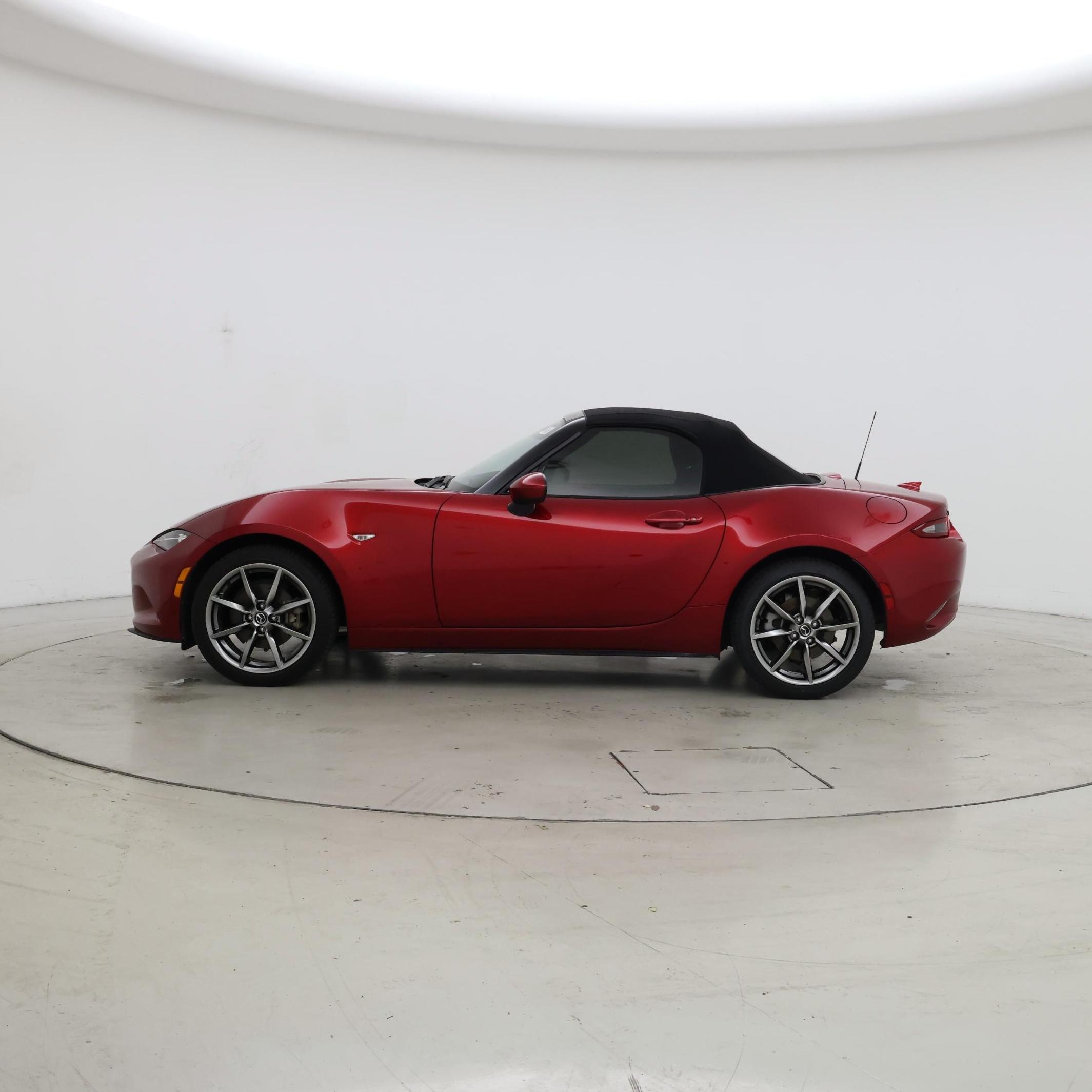Thumbnail: 2023 Mazda MX-5 Miata - 3