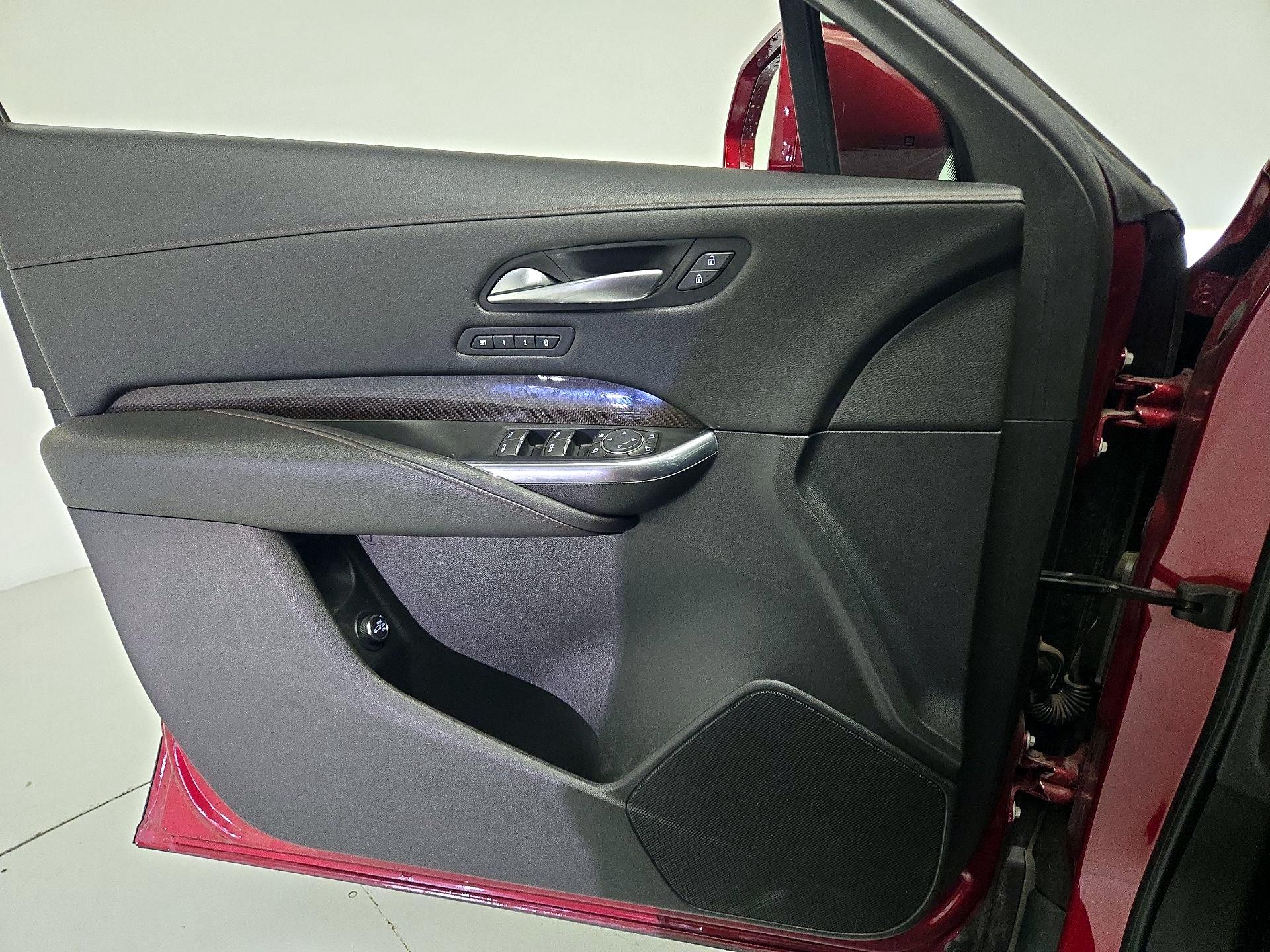 Thumbnail: 2019 Cadillac XT4 - 12