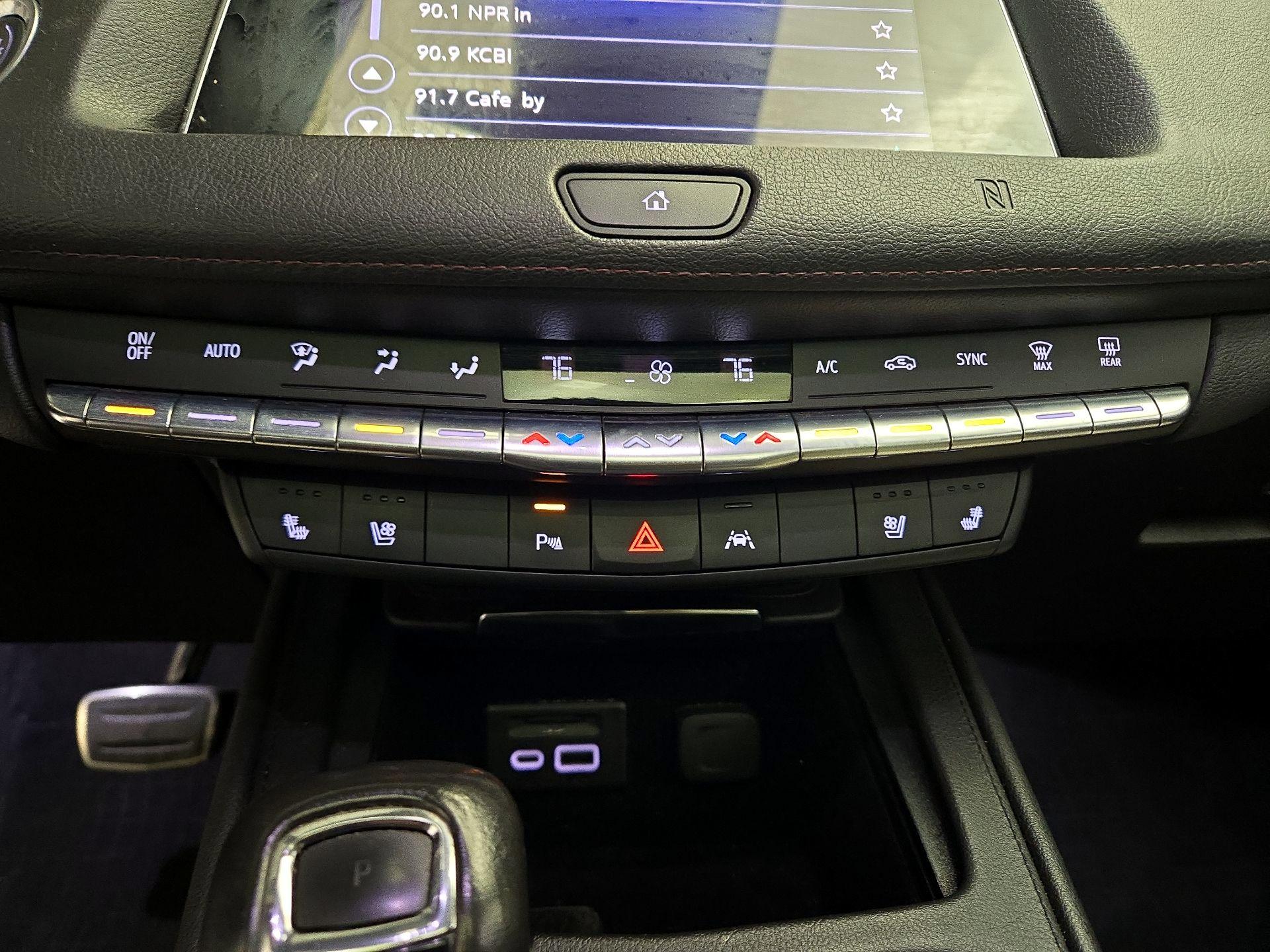 Thumbnail: 2019 Cadillac XT4 - 17