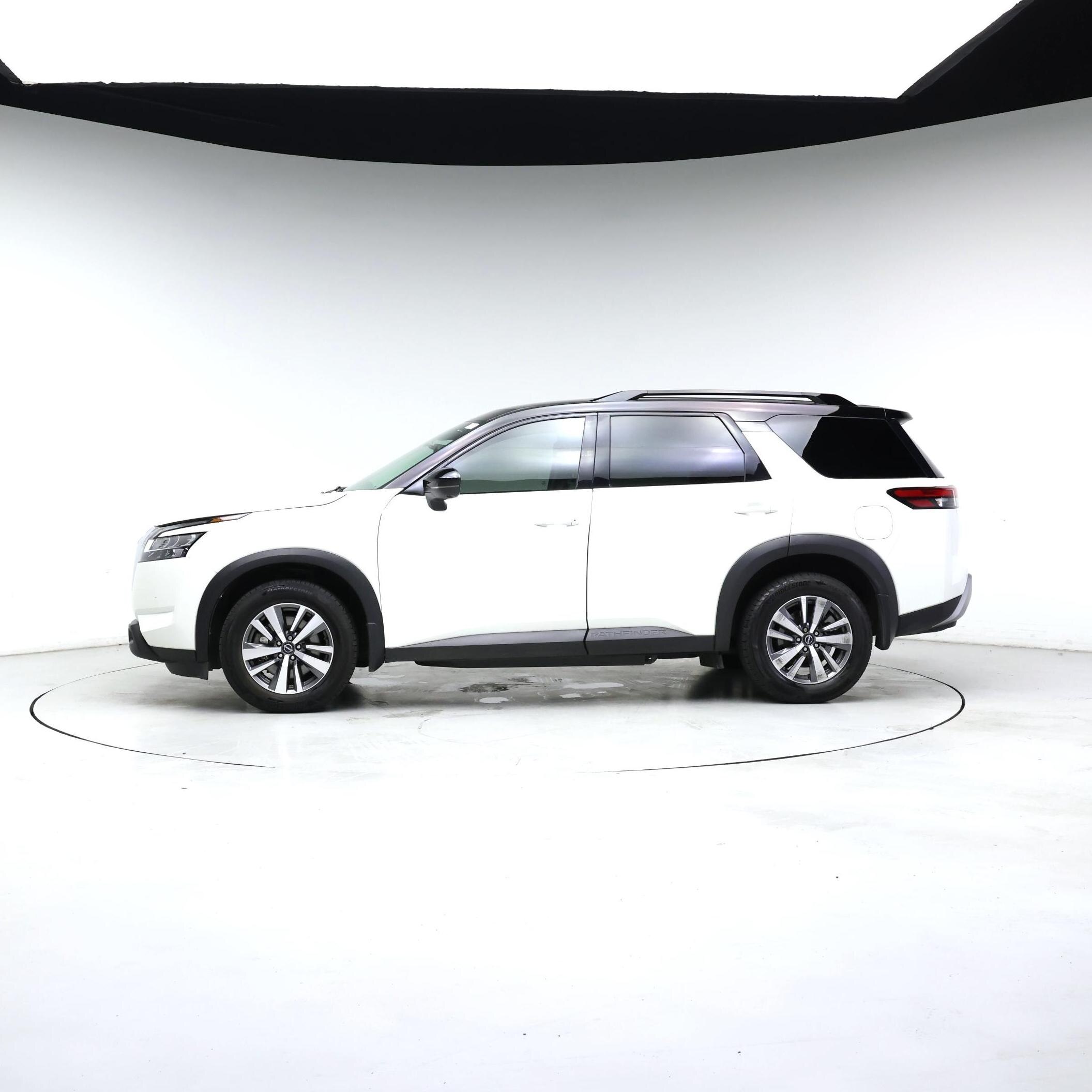 Thumbnail: 2024 Nissan Pathfinder - 3