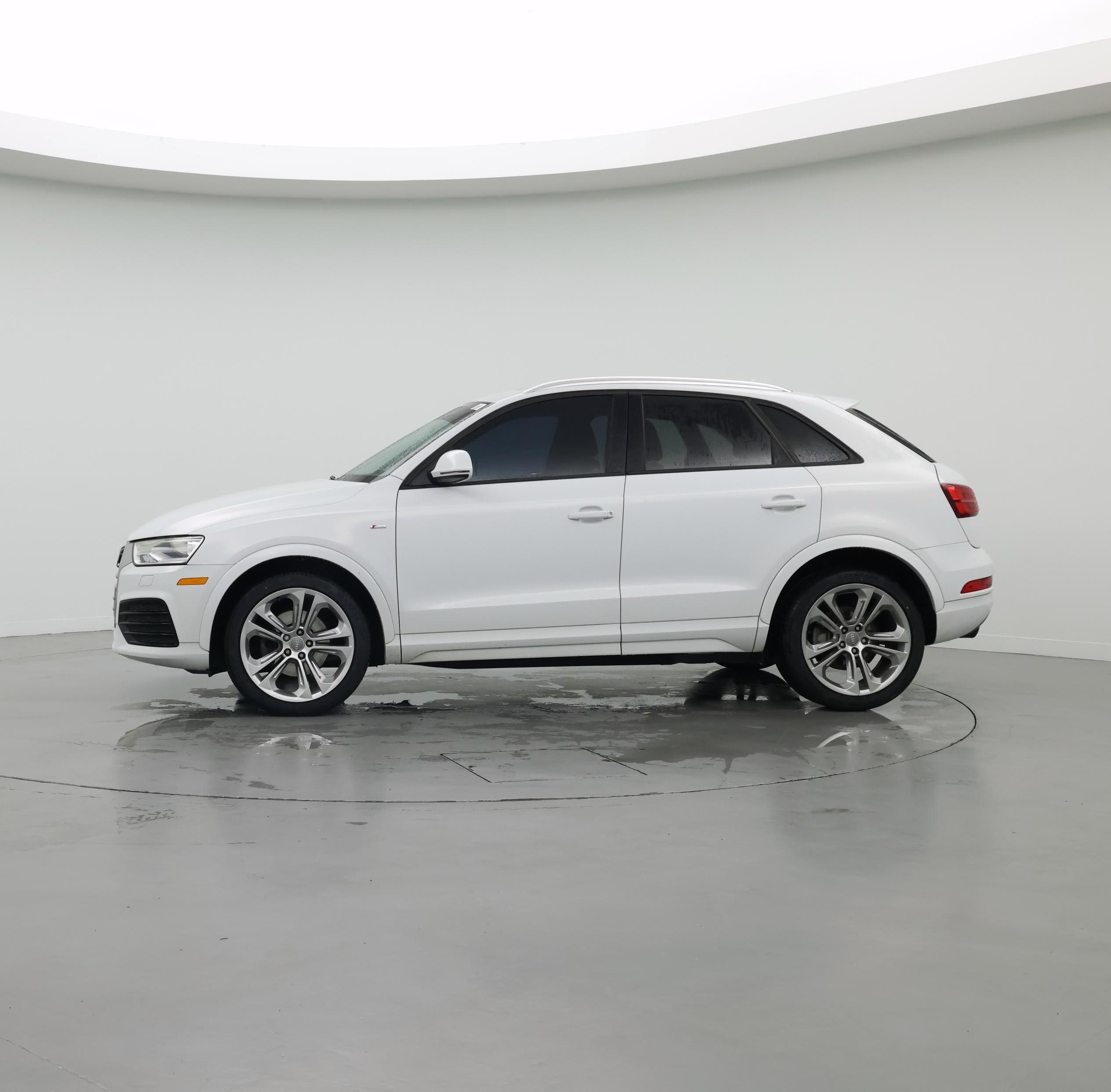 Thumbnail: 2018 Audi Q3 - 3