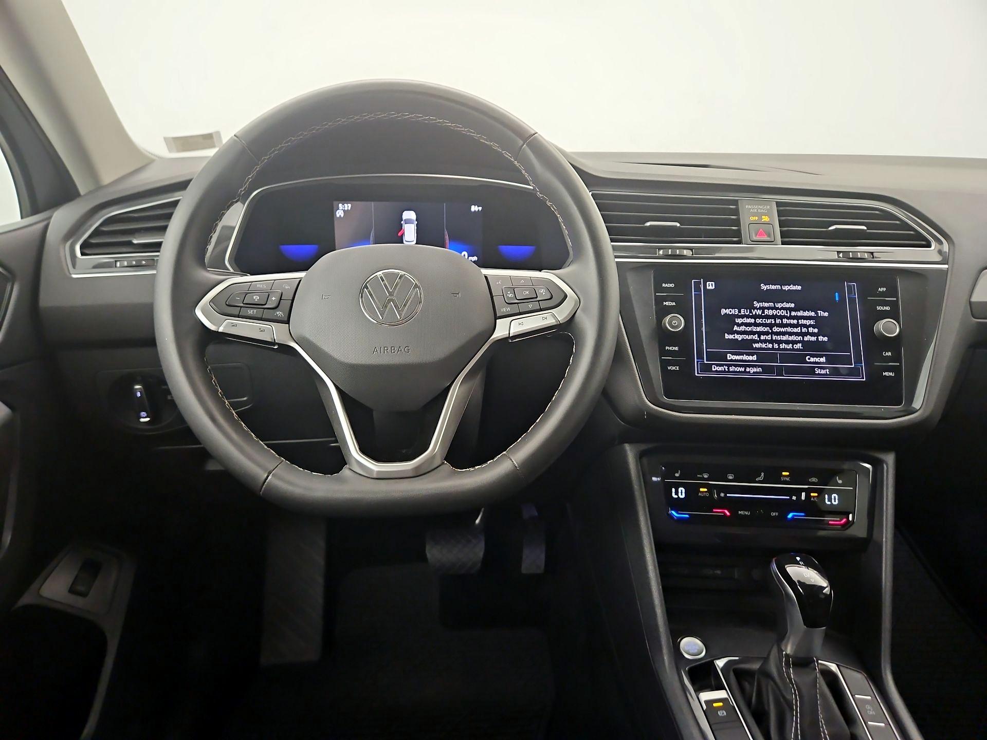 Thumbnail: 2022 Volkswagen Tiguan - 10