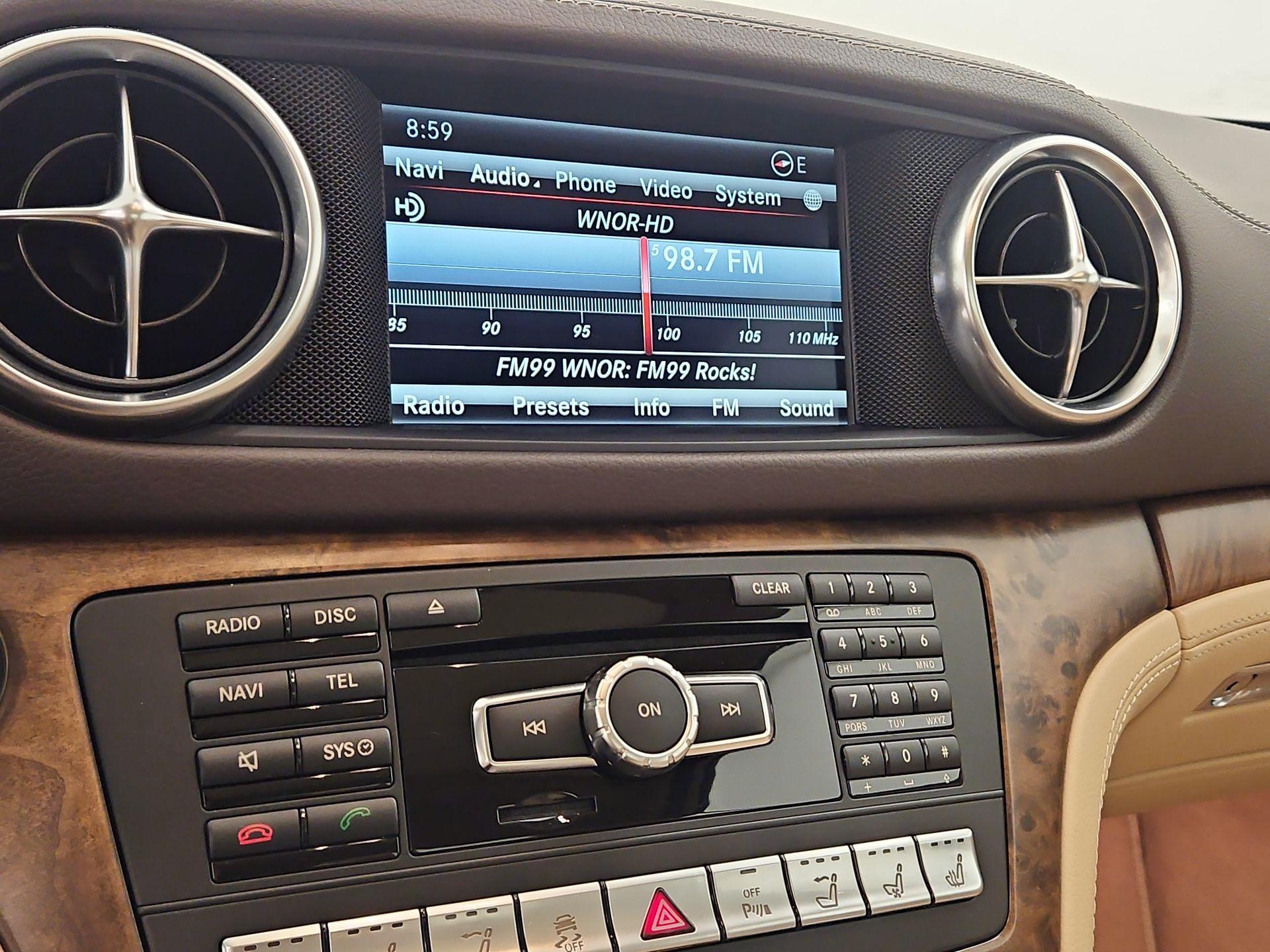 Thumbnail: 2016 Mercedes-Benz SL-Class - 16