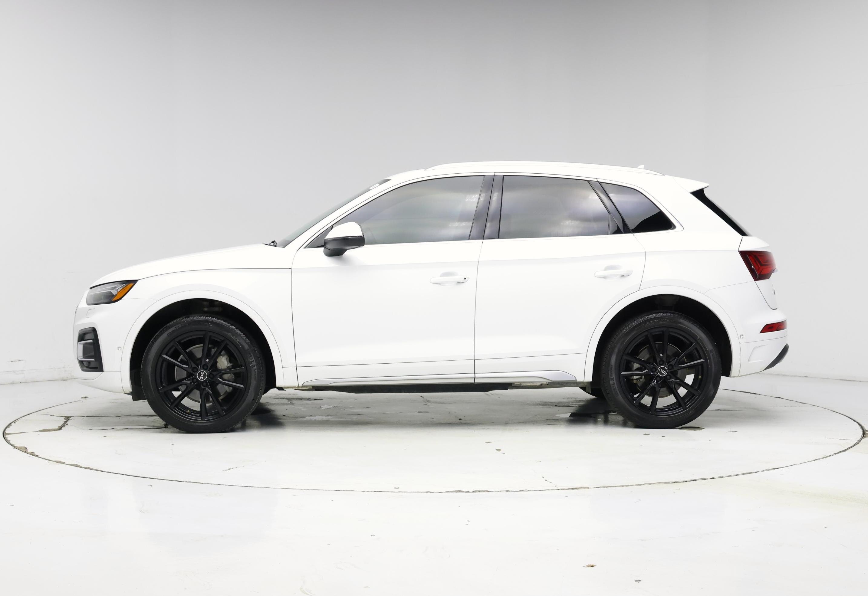 Thumbnail: 2023 Audi Q5 - 3