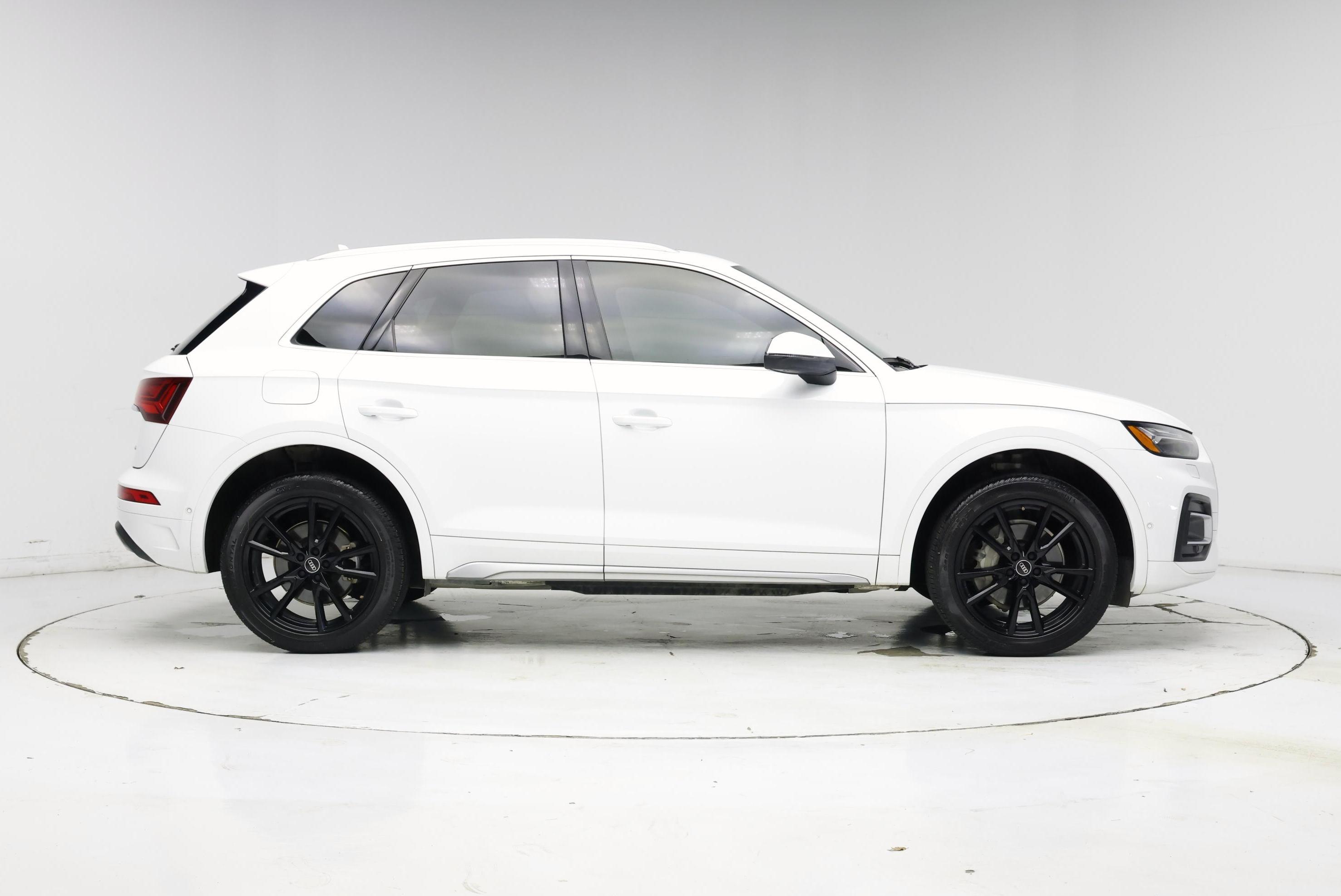 Thumbnail: 2023 Audi Q5 - 7