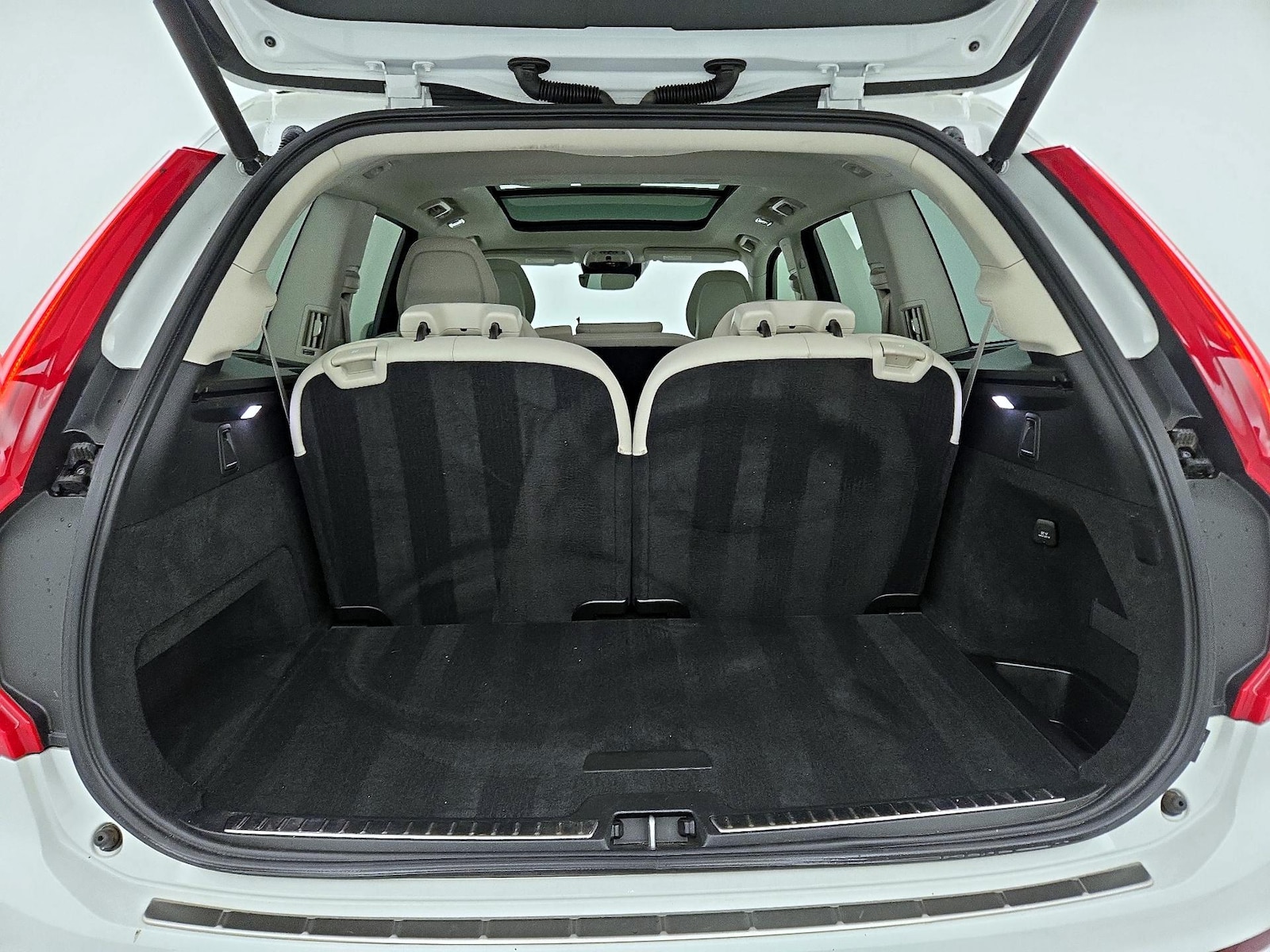 2020 Volvo XC90 Momentum - Photo 24