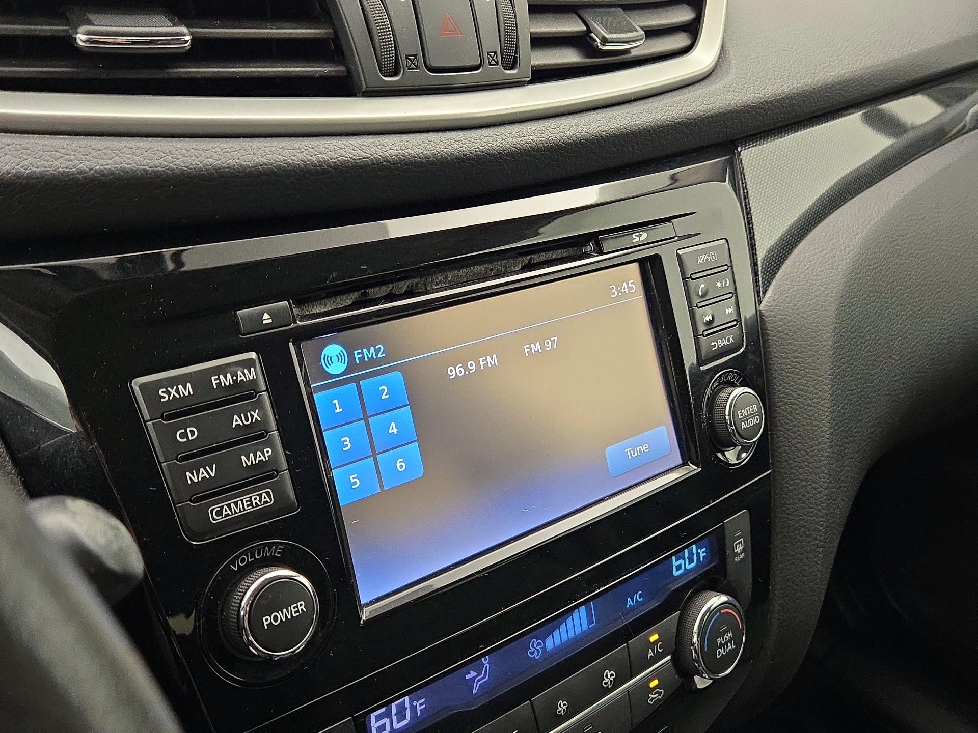 Thumbnail: 2015 Nissan Rogue - 16