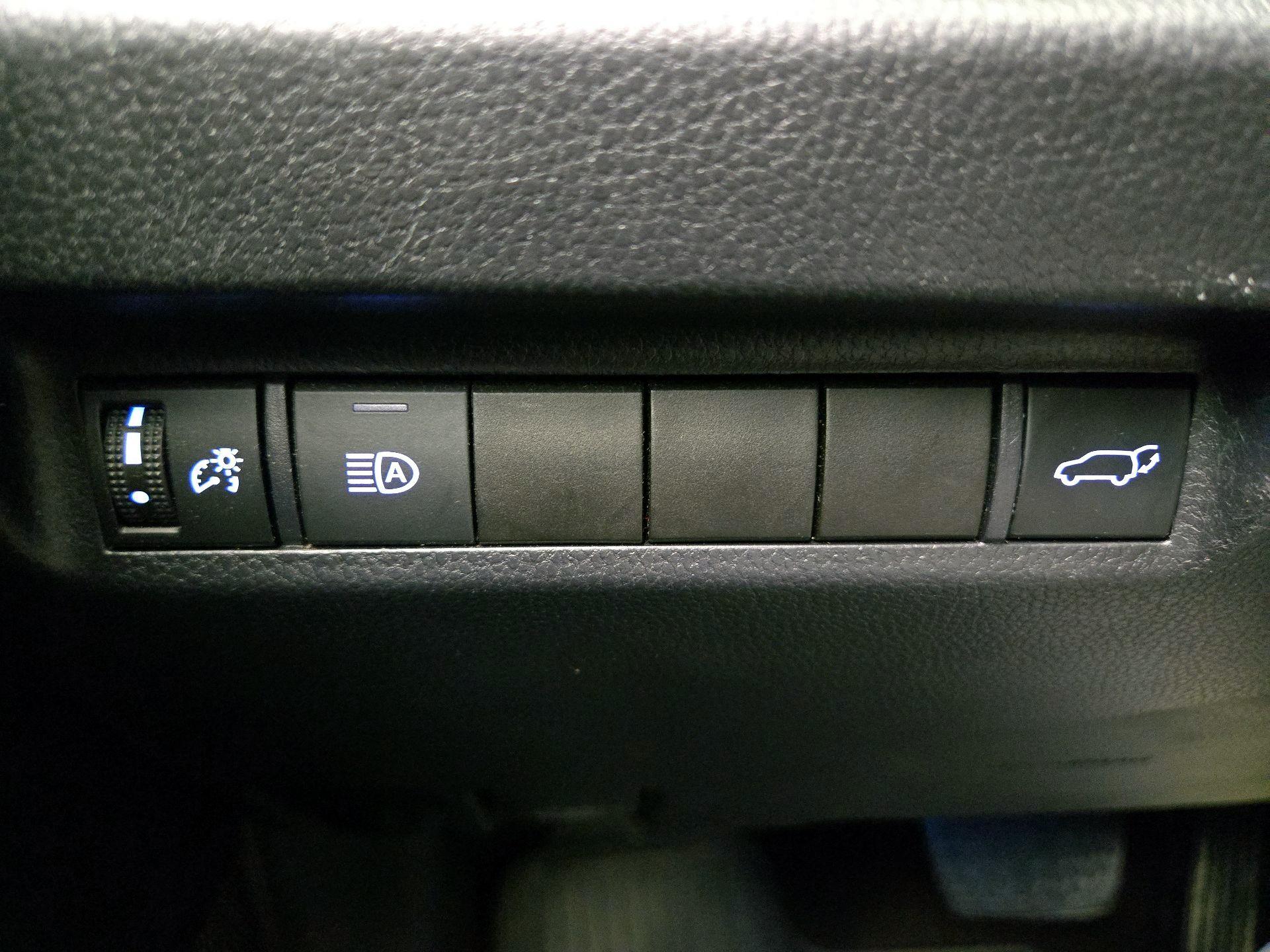 Thumbnail: 2019 Toyota RAV4 - 13