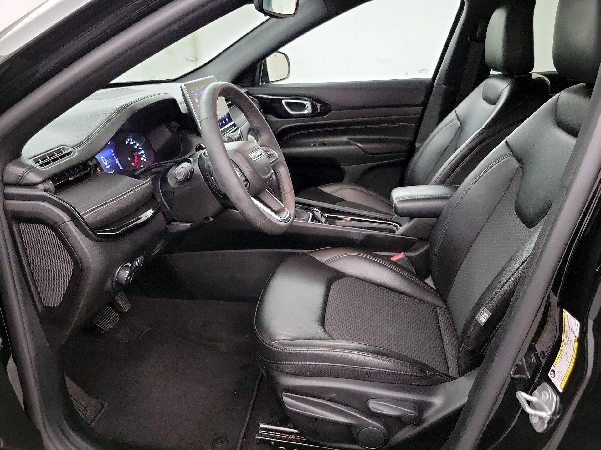 Thumbnail: 2022 Jeep Compass - 11