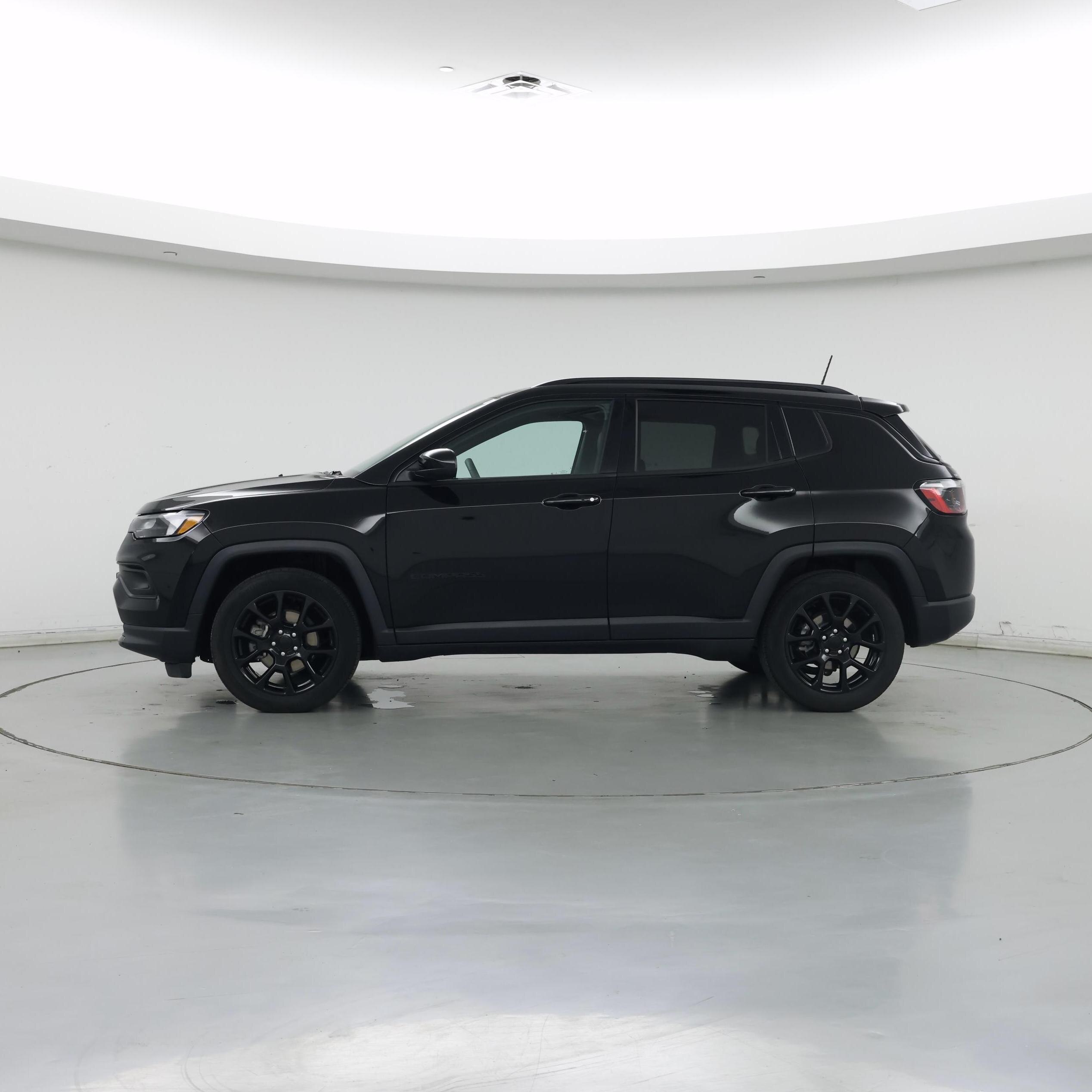 Thumbnail: 2022 Jeep Compass - 3