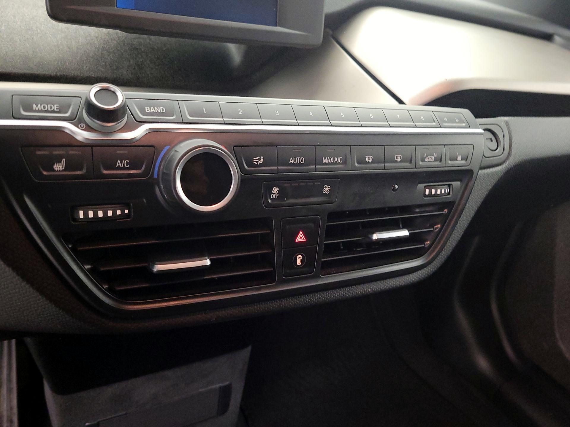 Thumbnail: 2019 BMW i3 - 16