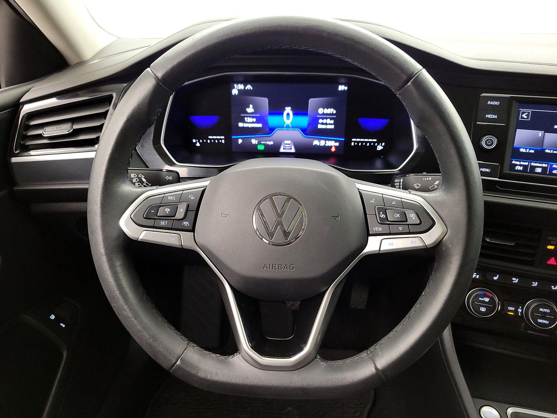 Thumbnail: 2022 Volkswagen Jetta - 10