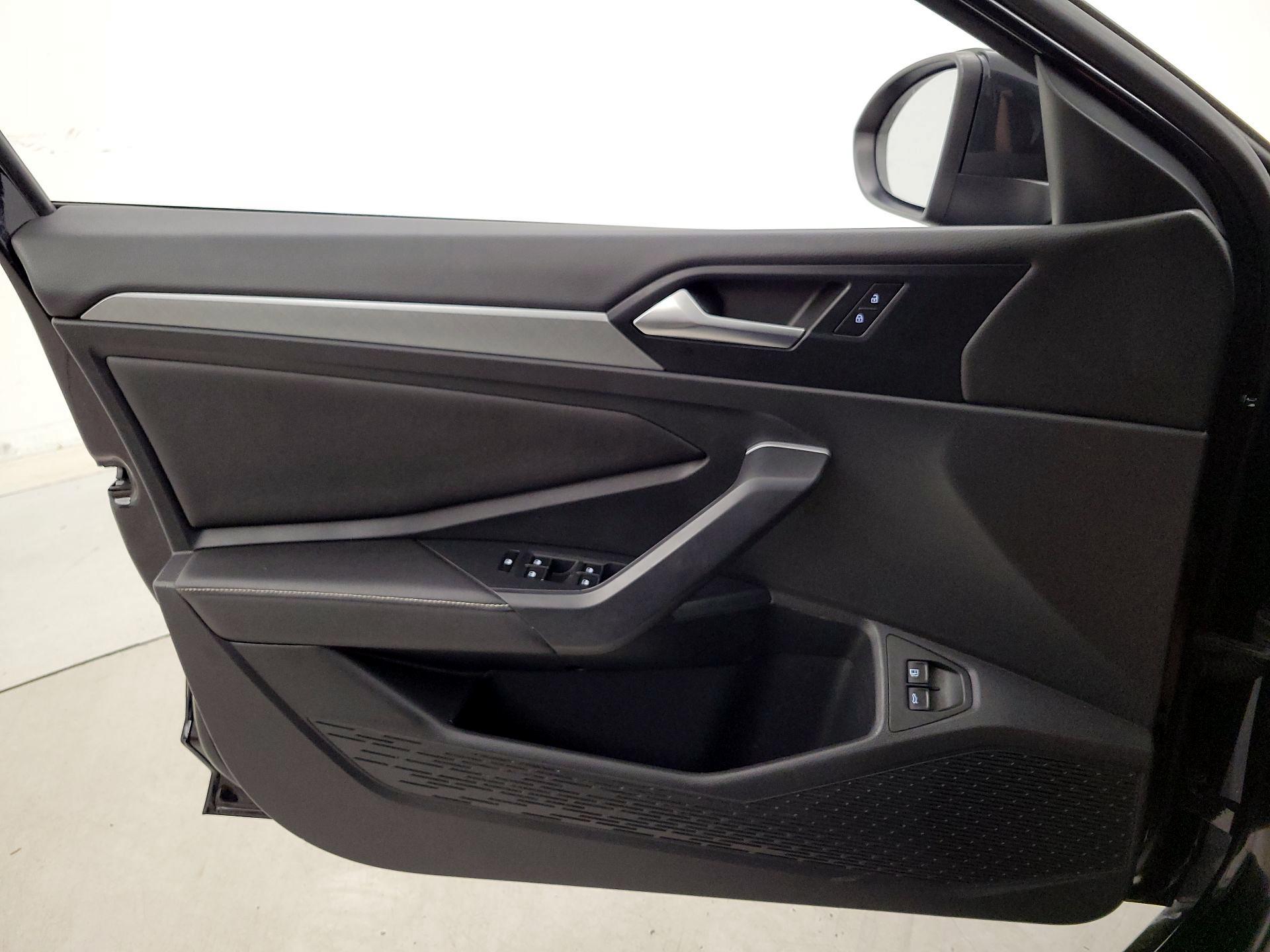 Thumbnail: 2022 Volkswagen Jetta - 12
