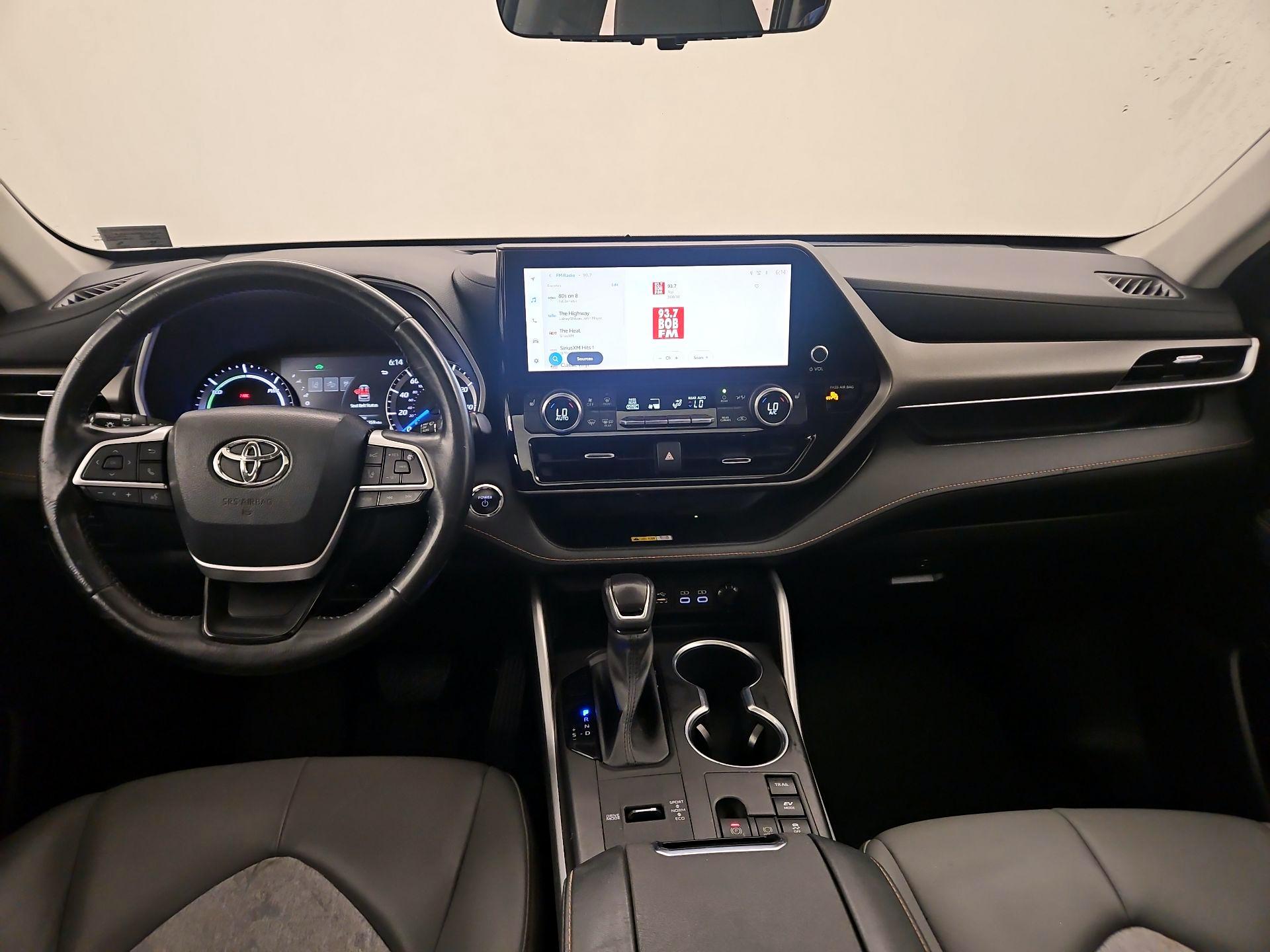 Thumbnail: 2023 Toyota Highlander - 9