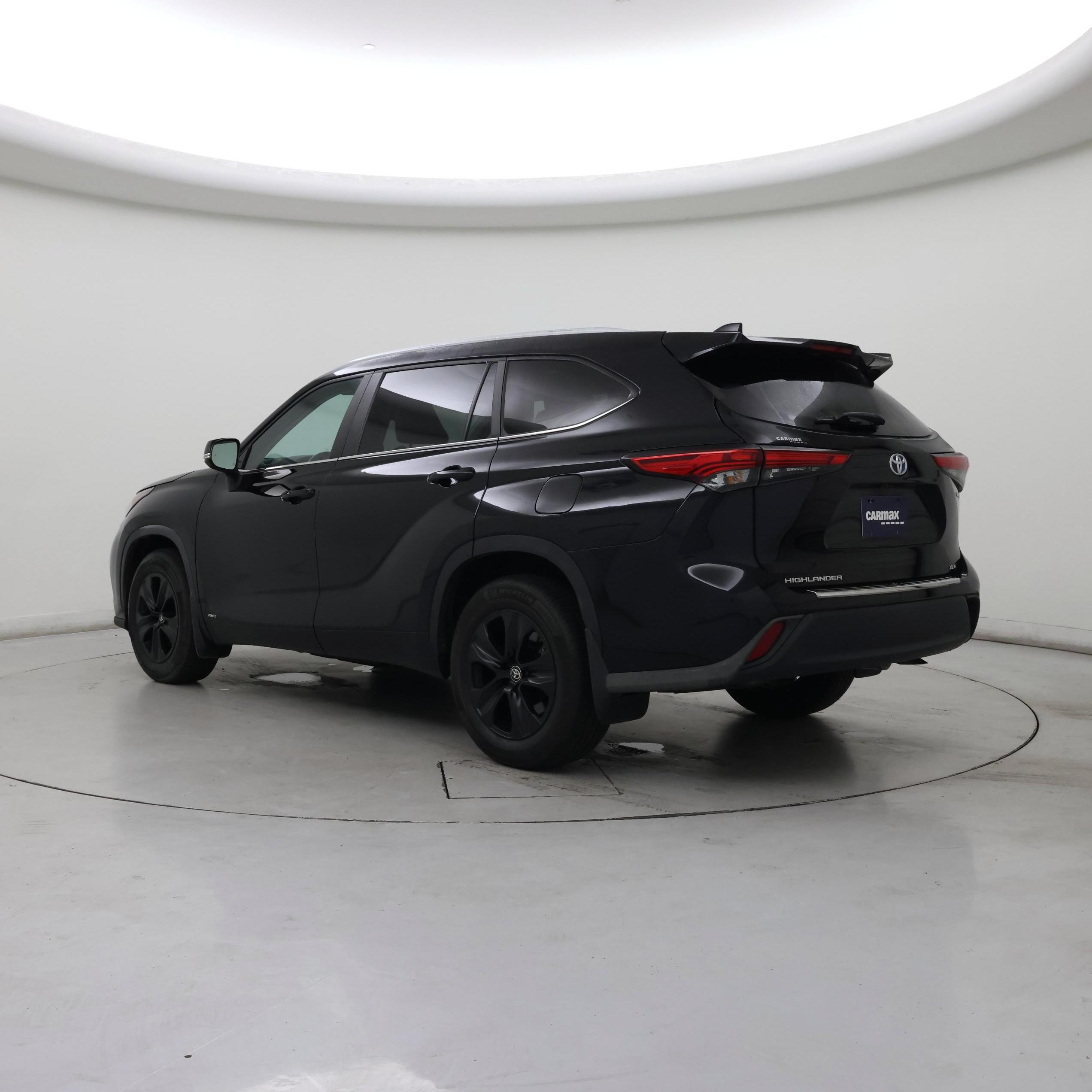 Thumbnail: 2023 Toyota Highlander - 2
