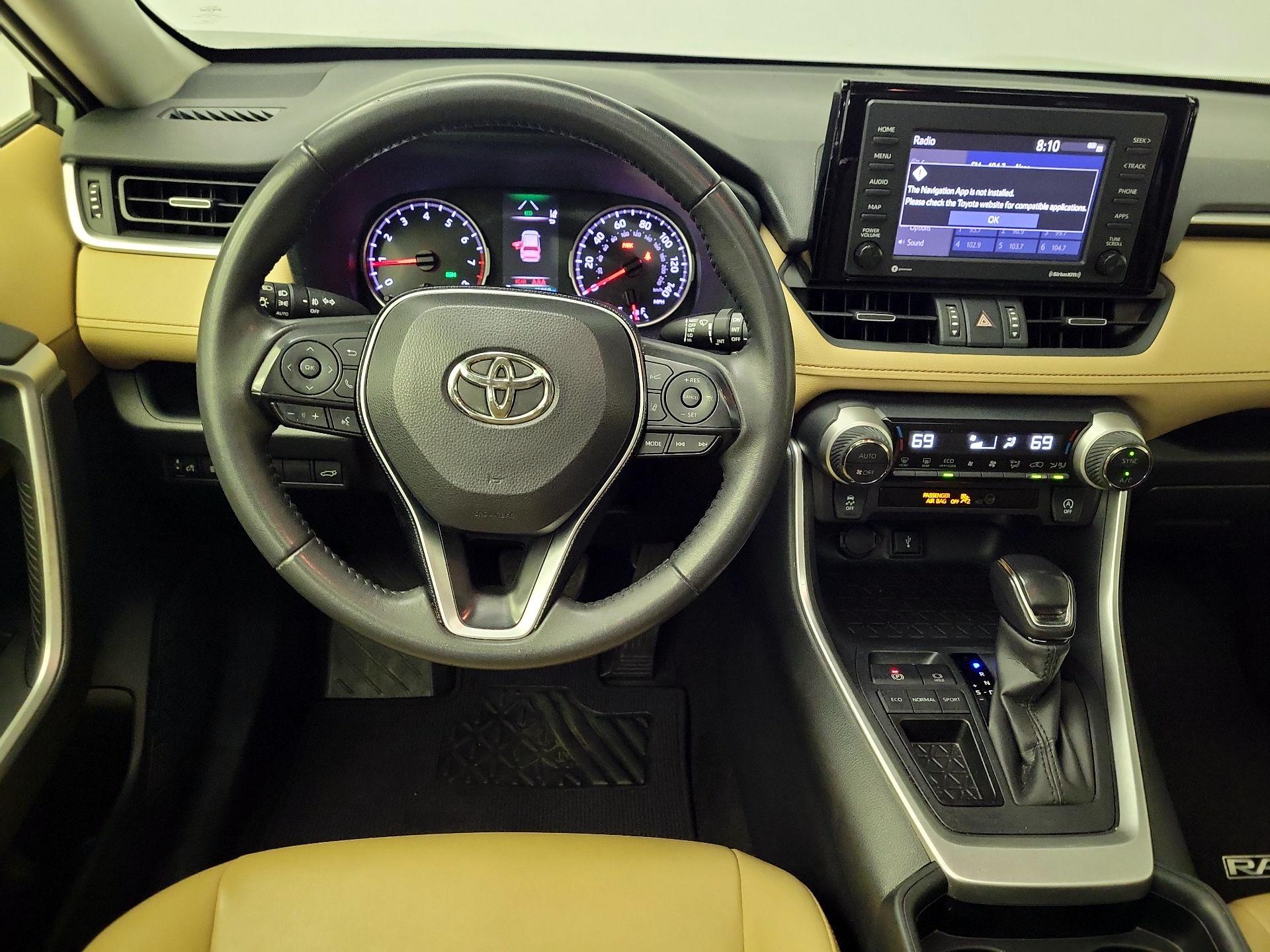 Thumbnail: 2021 Toyota RAV4 - 10
