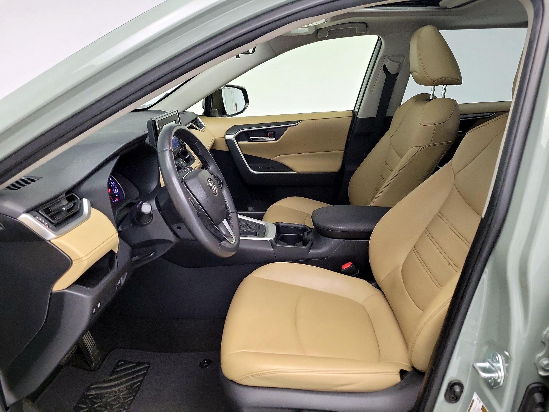 Thumbnail: 2021 Toyota RAV4 - 11