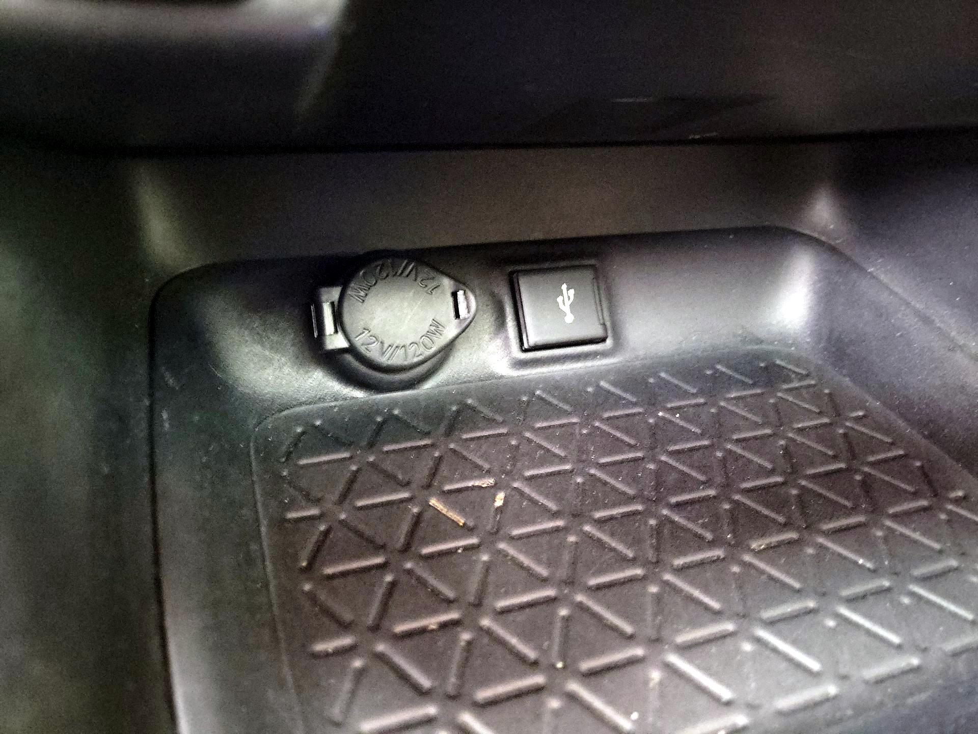 Thumbnail: 2021 Toyota RAV4 - 18