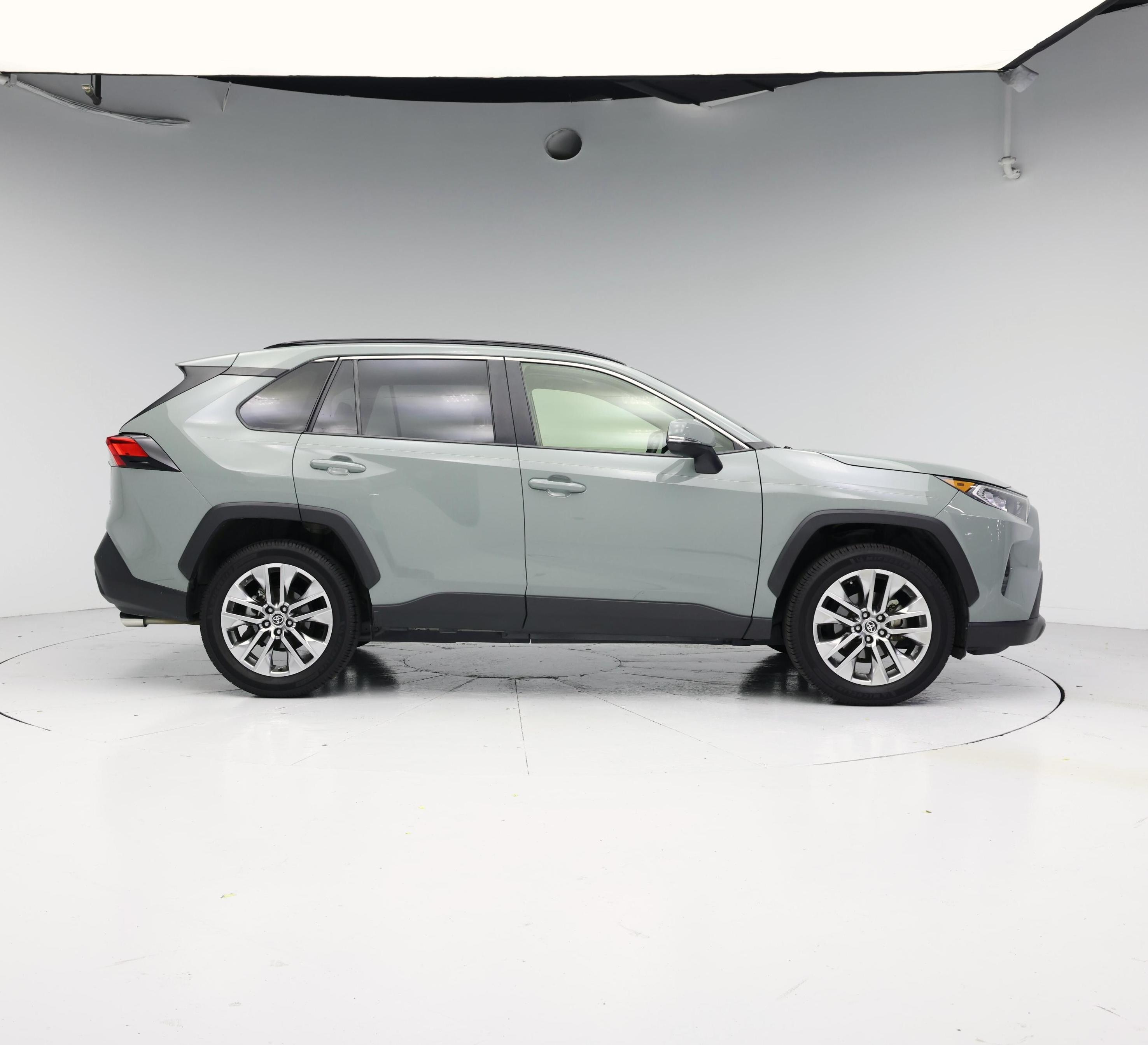 Thumbnail: 2021 Toyota RAV4 - 7