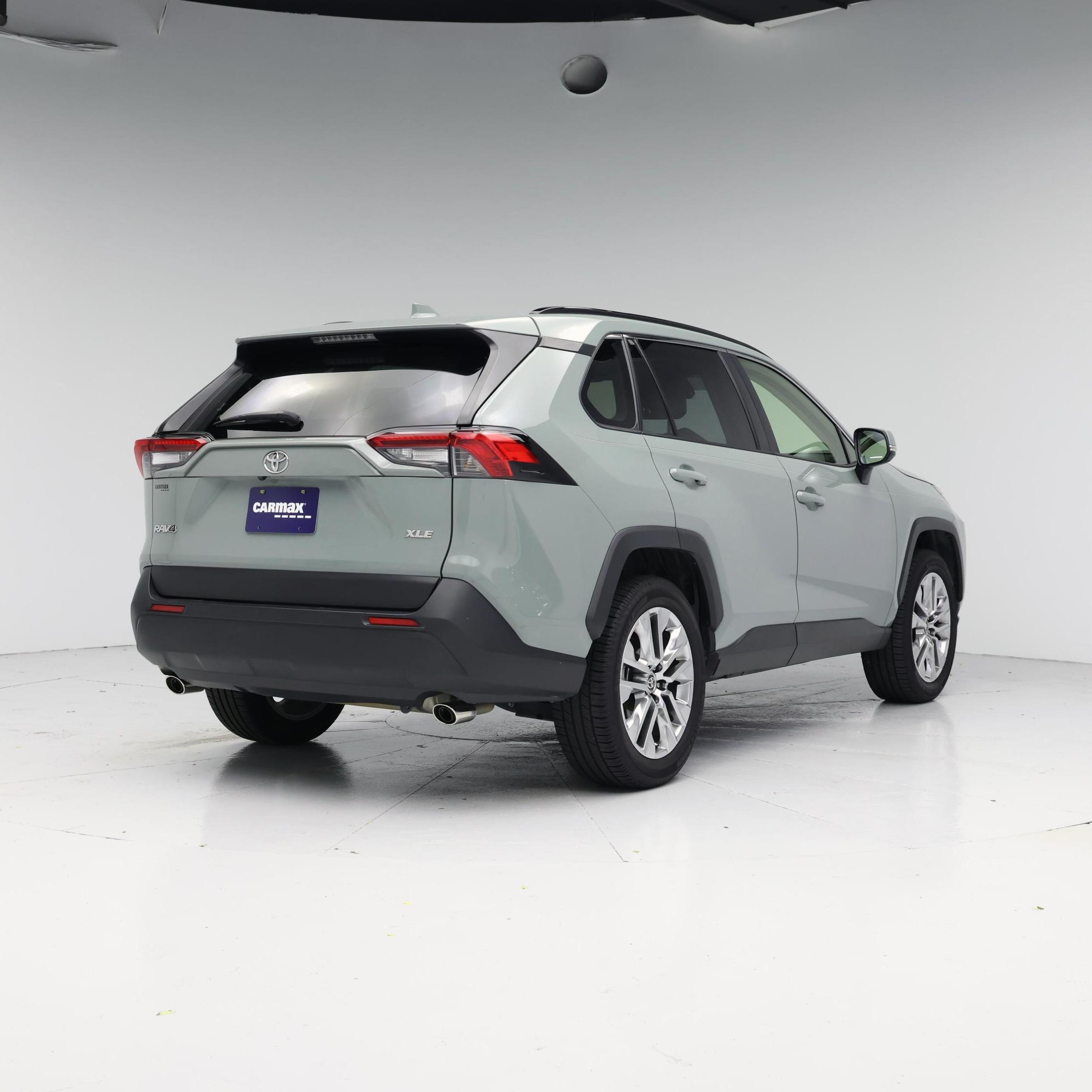 Thumbnail: 2021 Toyota RAV4 - 8