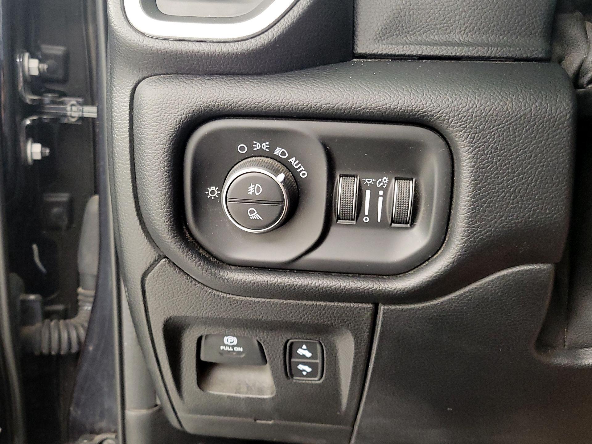 Thumbnail: 2019 RAM 1500 - 13