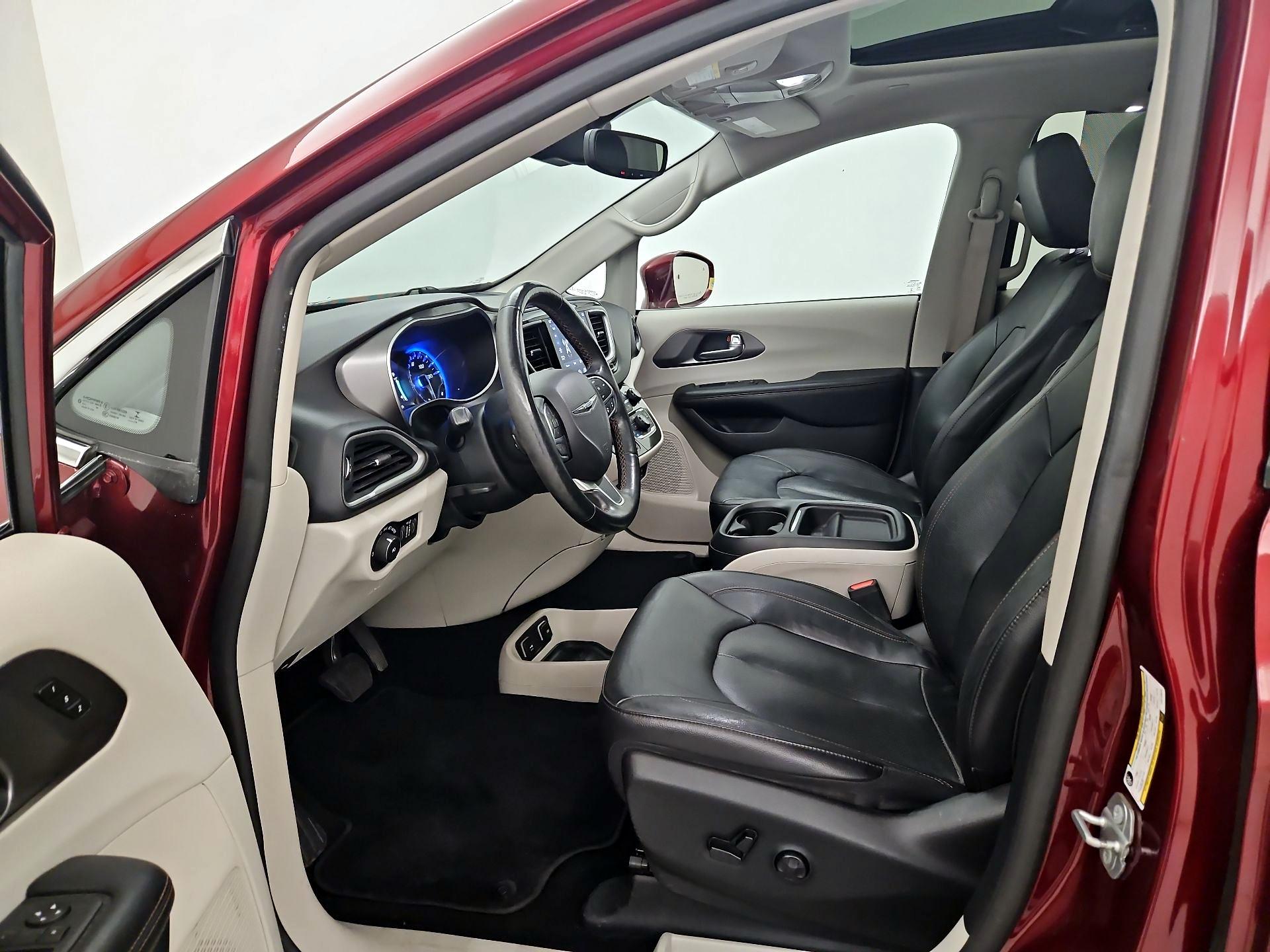 Thumbnail: 2020 Chrysler Pacifica - 11