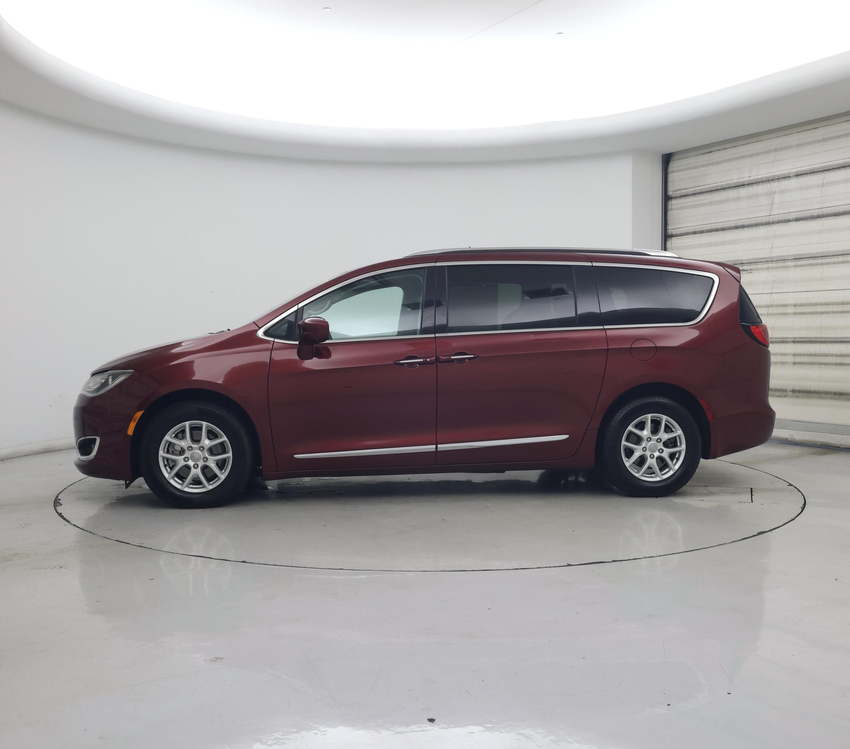 Thumbnail: 2020 Chrysler Pacifica - 3