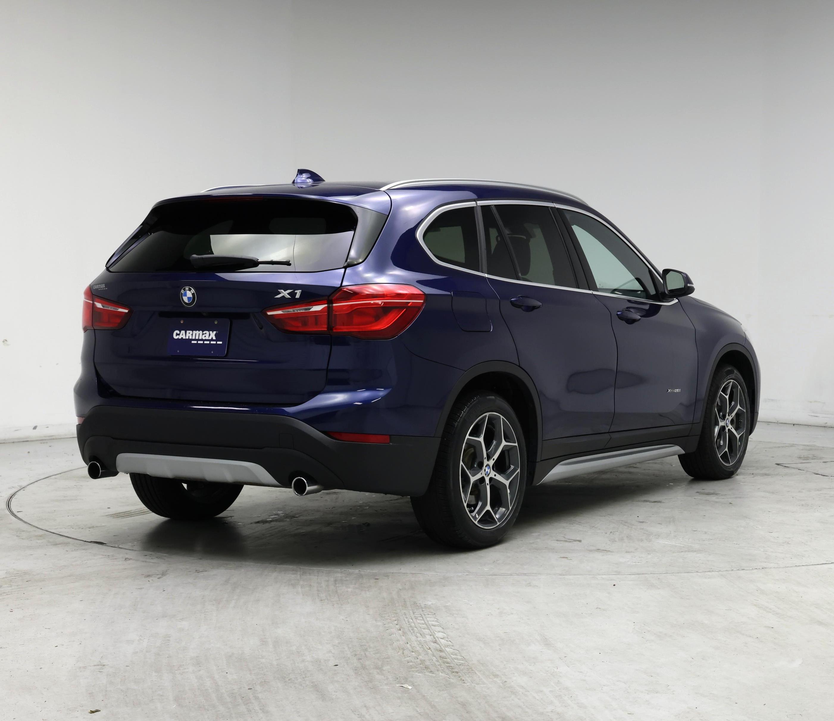 Thumbnail: 2018 BMW X1 - 8
