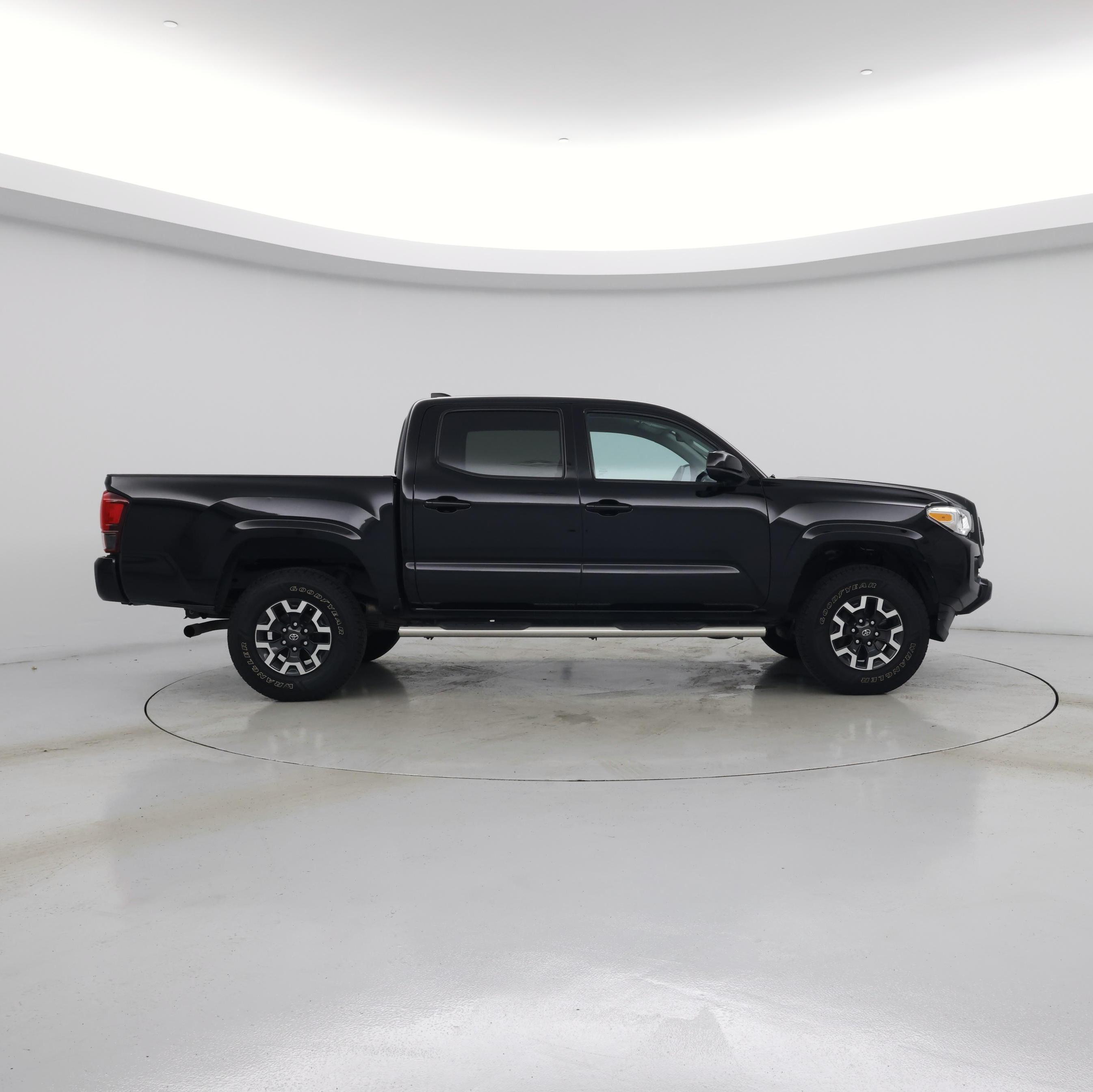Thumbnail: 2023 Toyota Tacoma - 7
