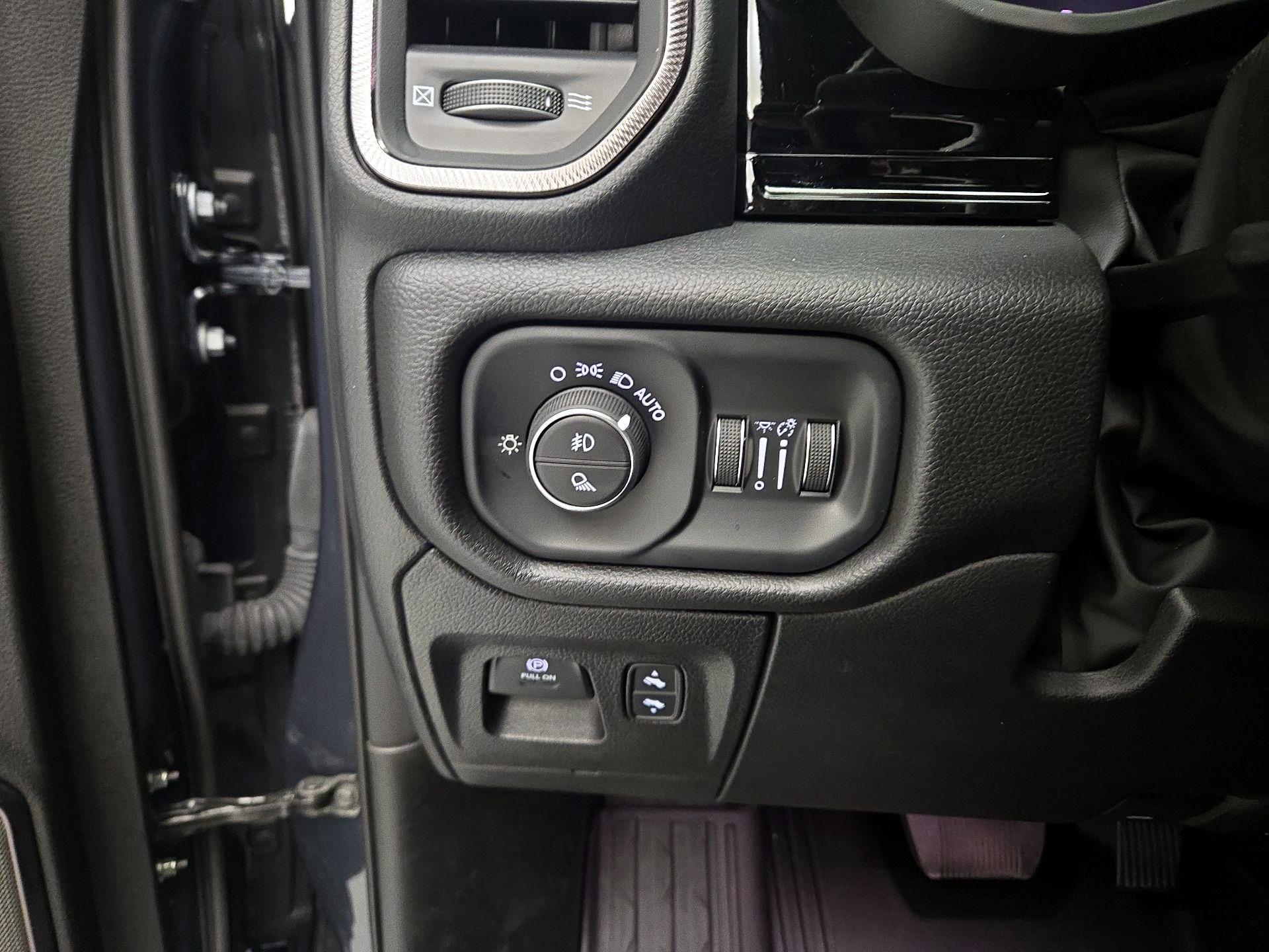Thumbnail: 2025 RAM 1500 - 13