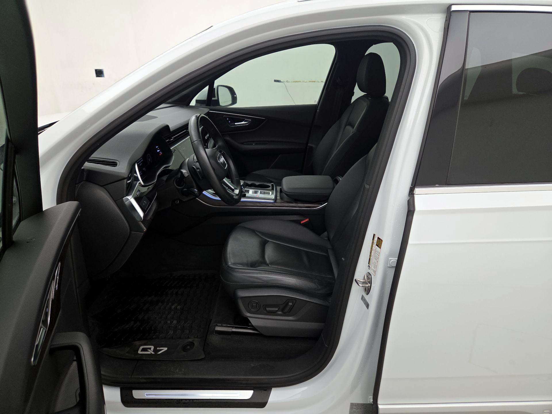 Thumbnail: 2021 Audi Q7 - 11