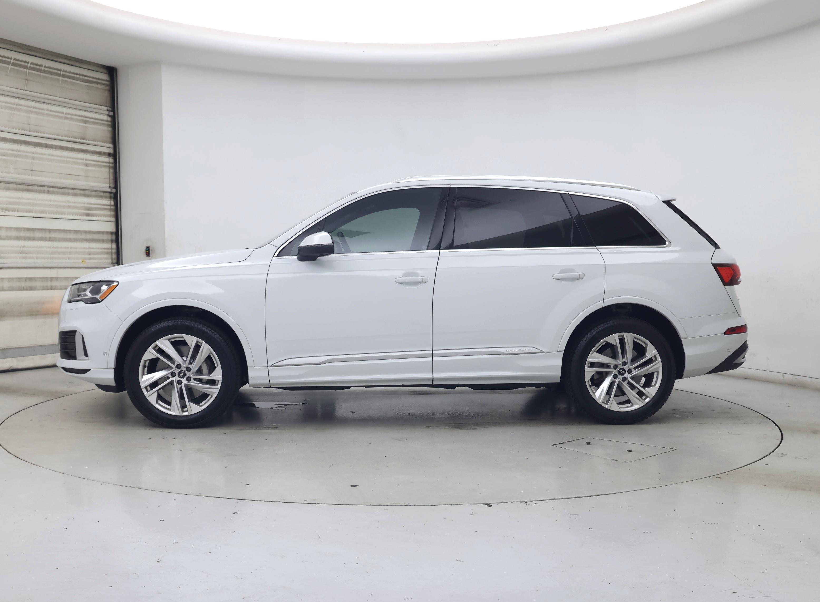 Thumbnail: 2021 Audi Q7 - 3