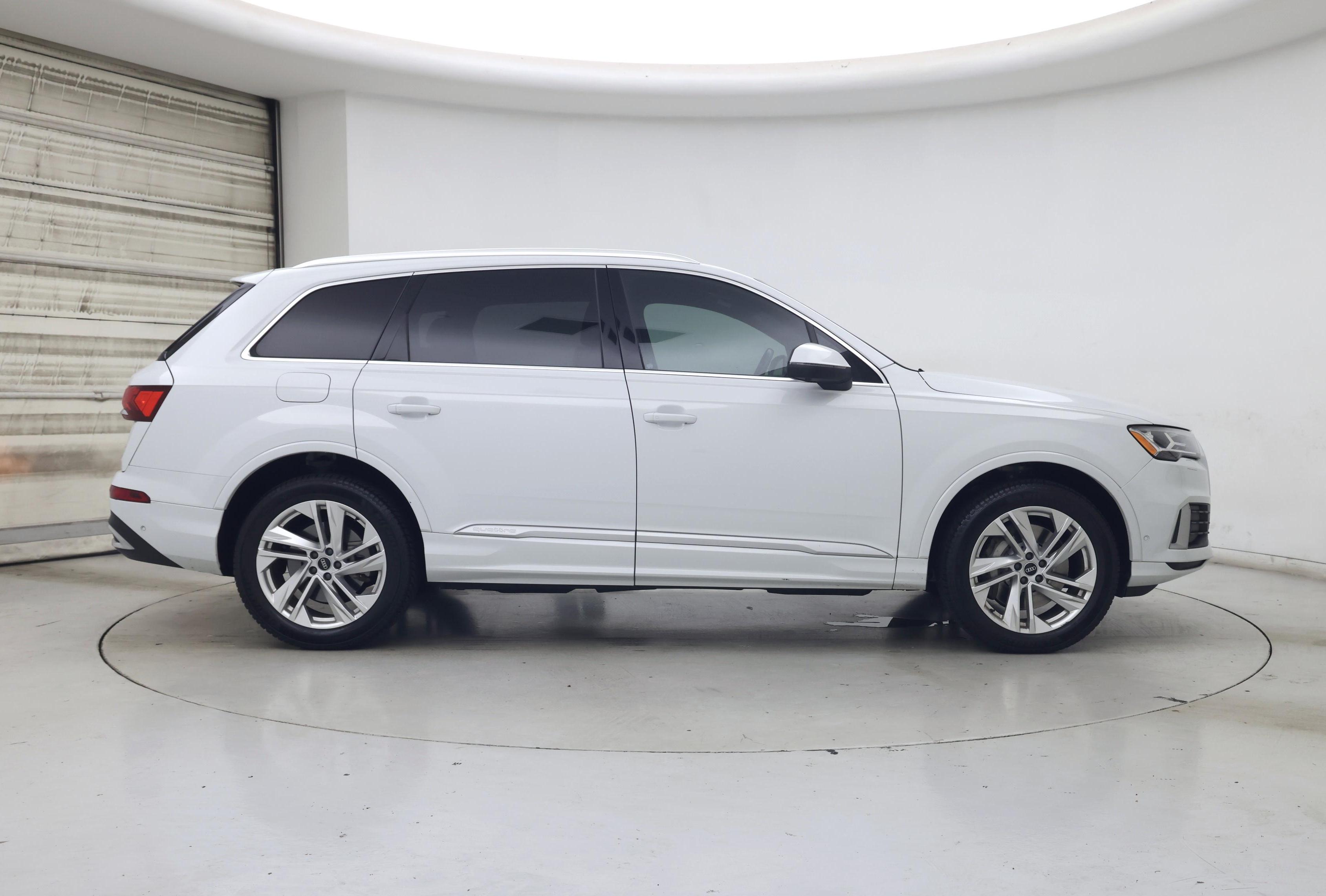 Thumbnail: 2021 Audi Q7 - 7