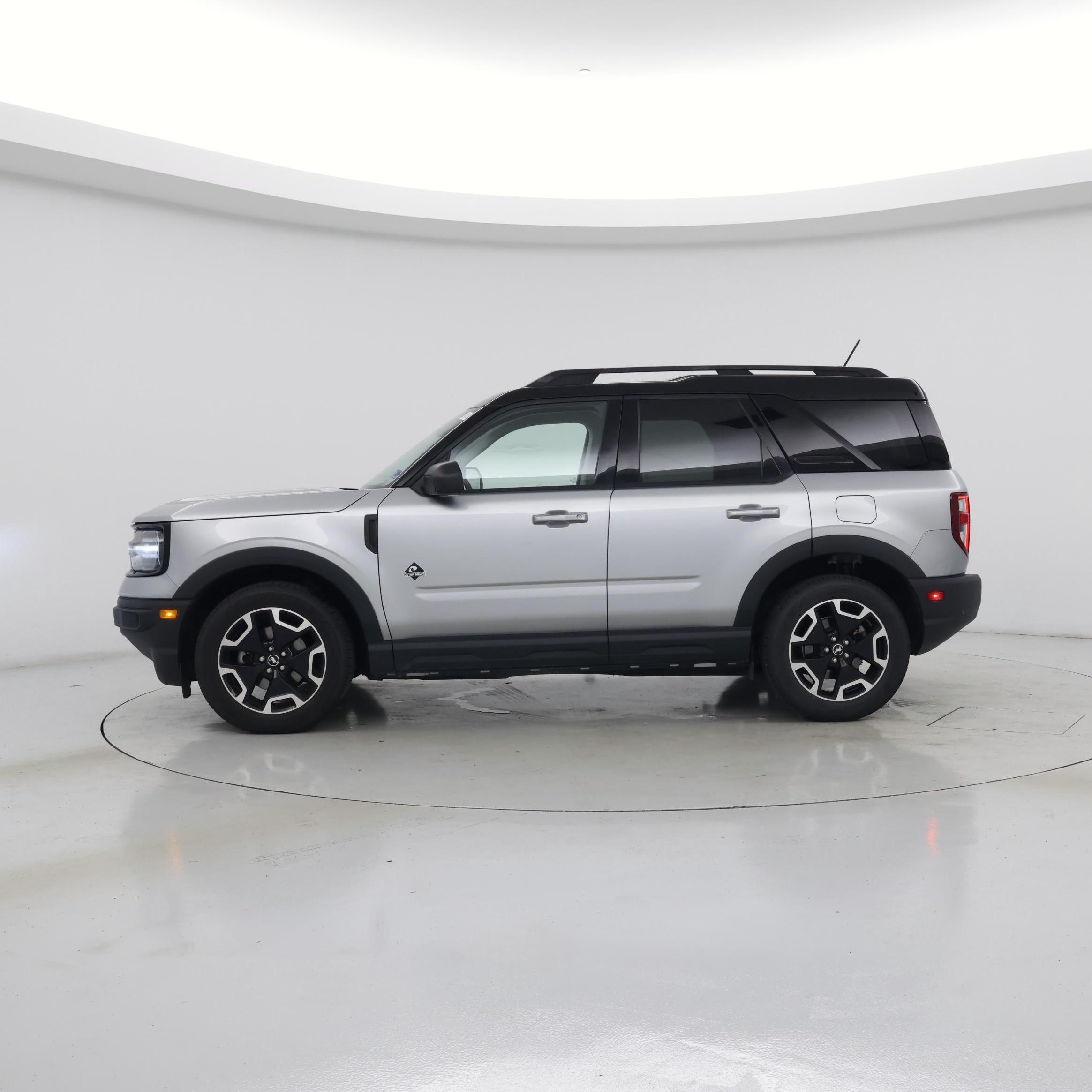 Thumbnail: 2021 Ford Bronco Sport - 3