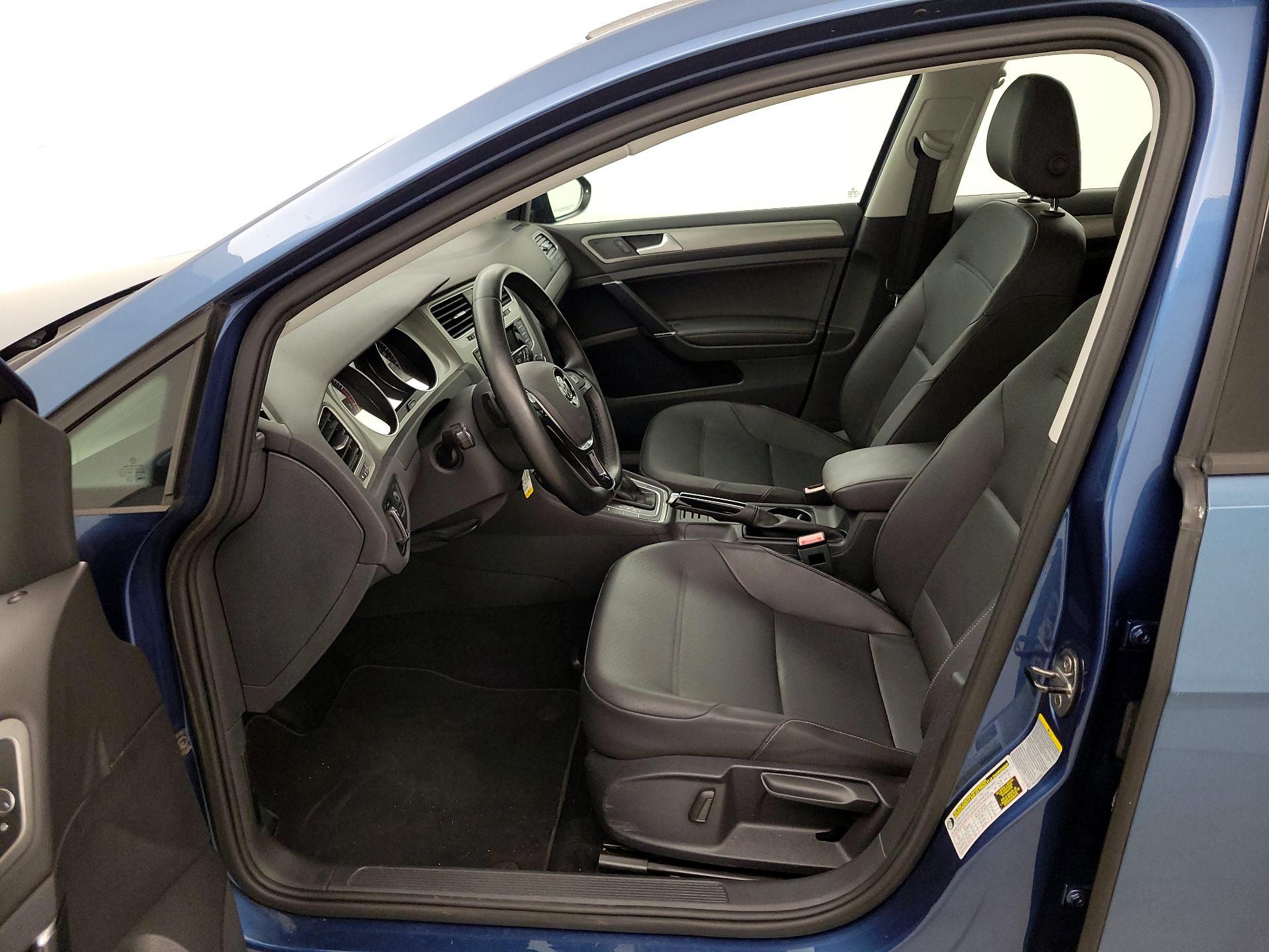 Thumbnail: 2015 Volkswagen Golf - 11