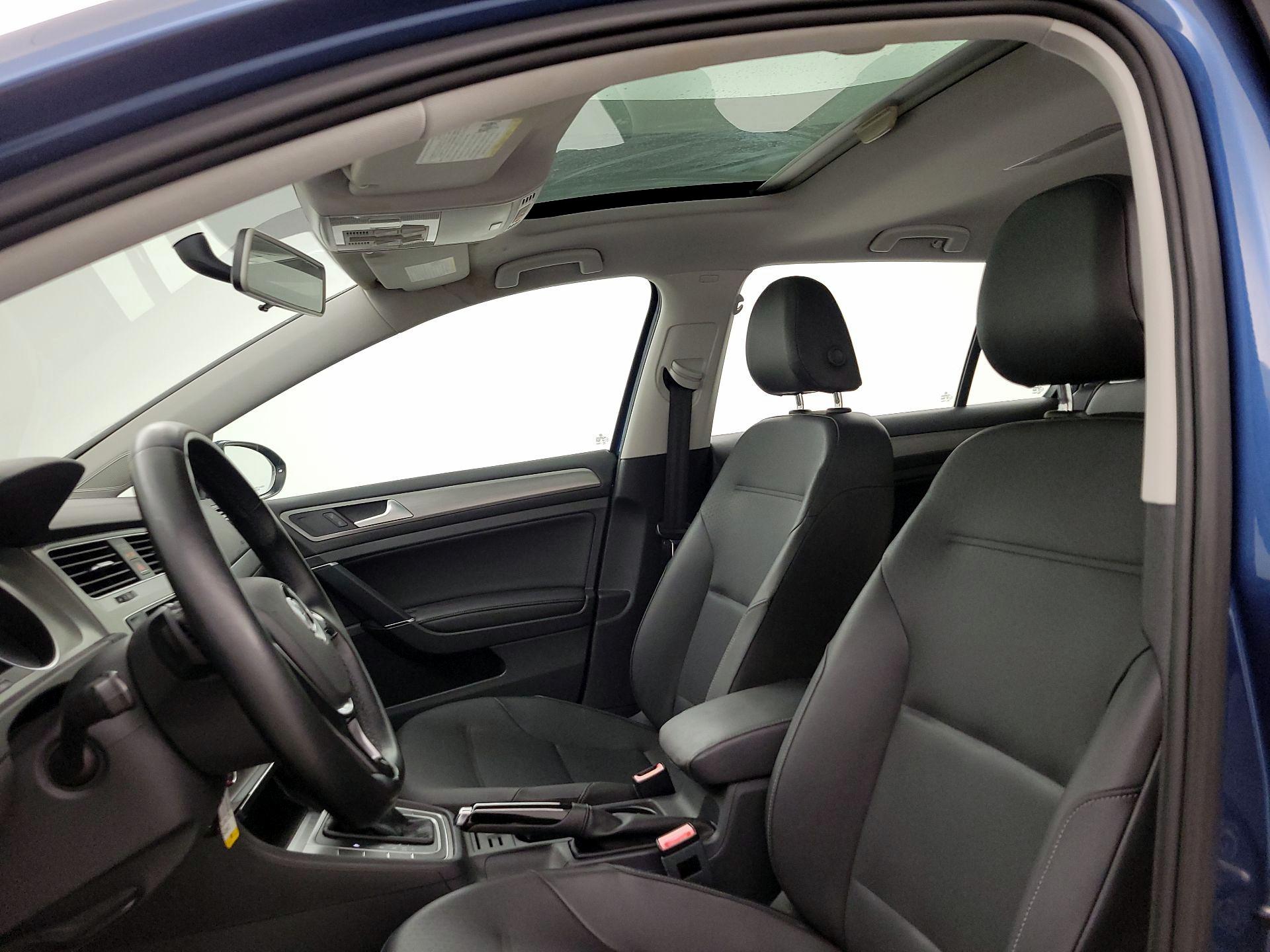 Thumbnail: 2015 Volkswagen Golf - 18