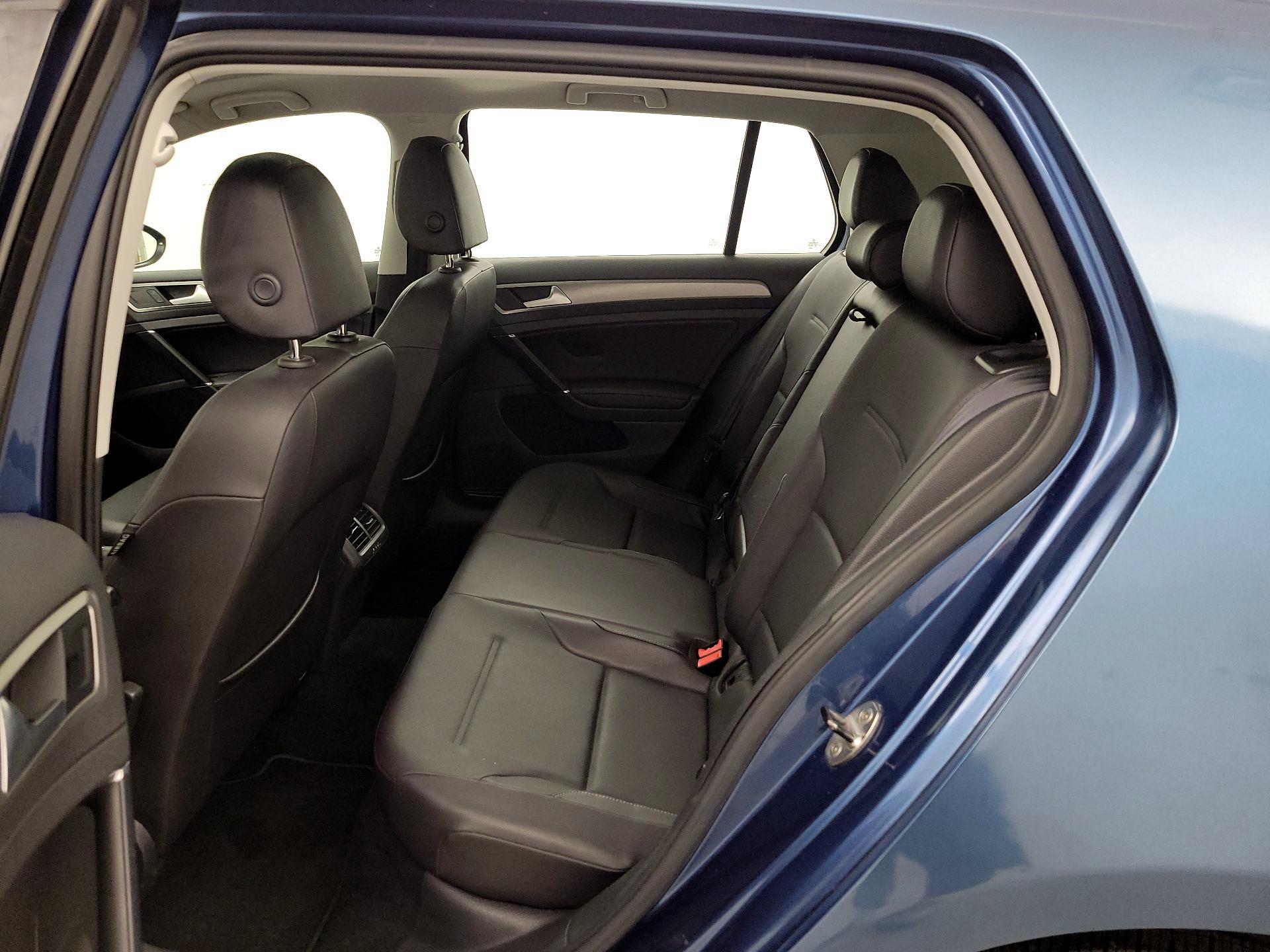 Thumbnail: 2015 Volkswagen Golf - 19