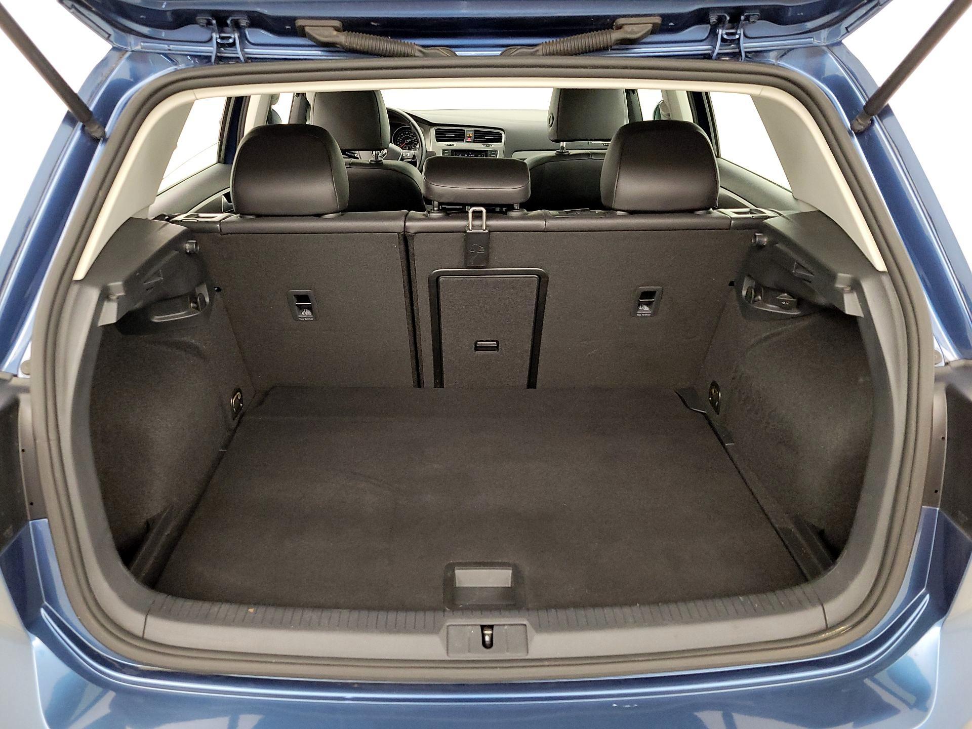 Thumbnail: 2015 Volkswagen Golf - 20