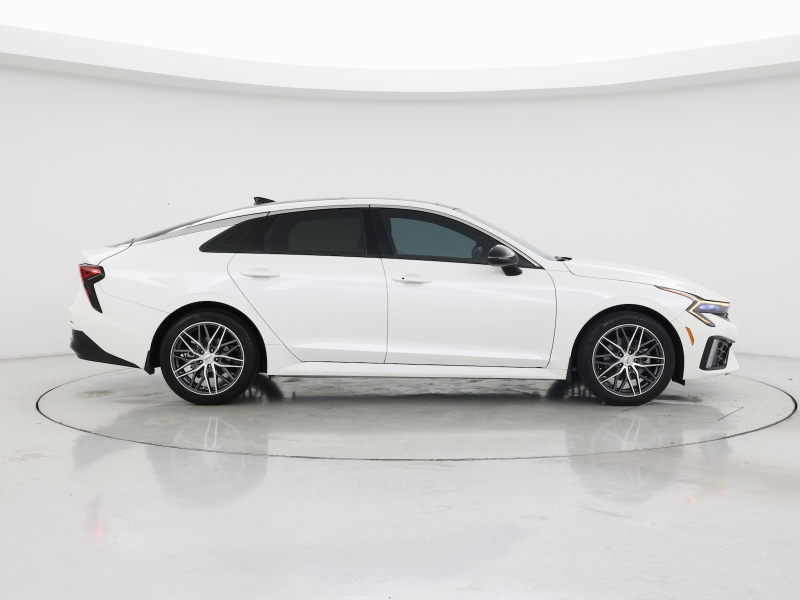 2025 Kia K5 GT-Line - Photo 8