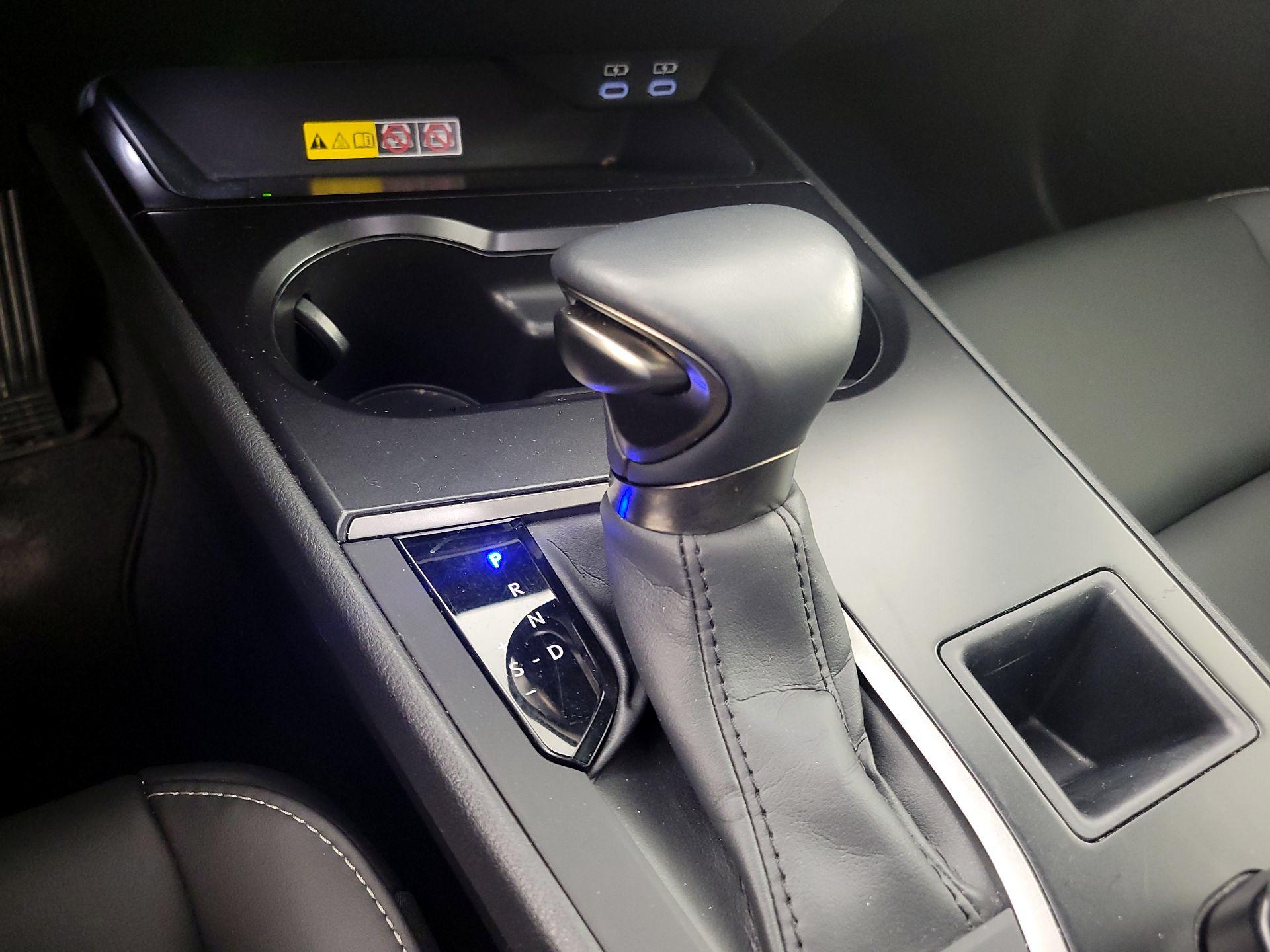 Thumbnail: 2024 Lexus UX - 17
