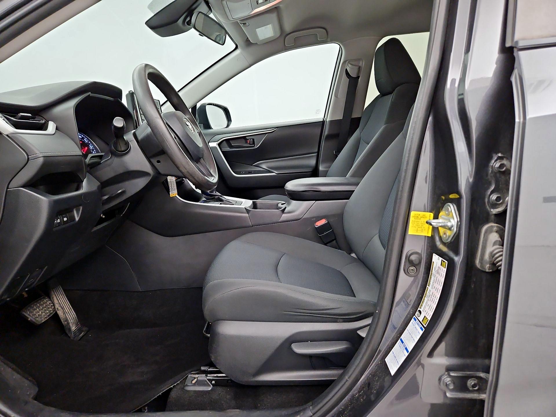 Thumbnail: 2020 Toyota RAV4 - 11