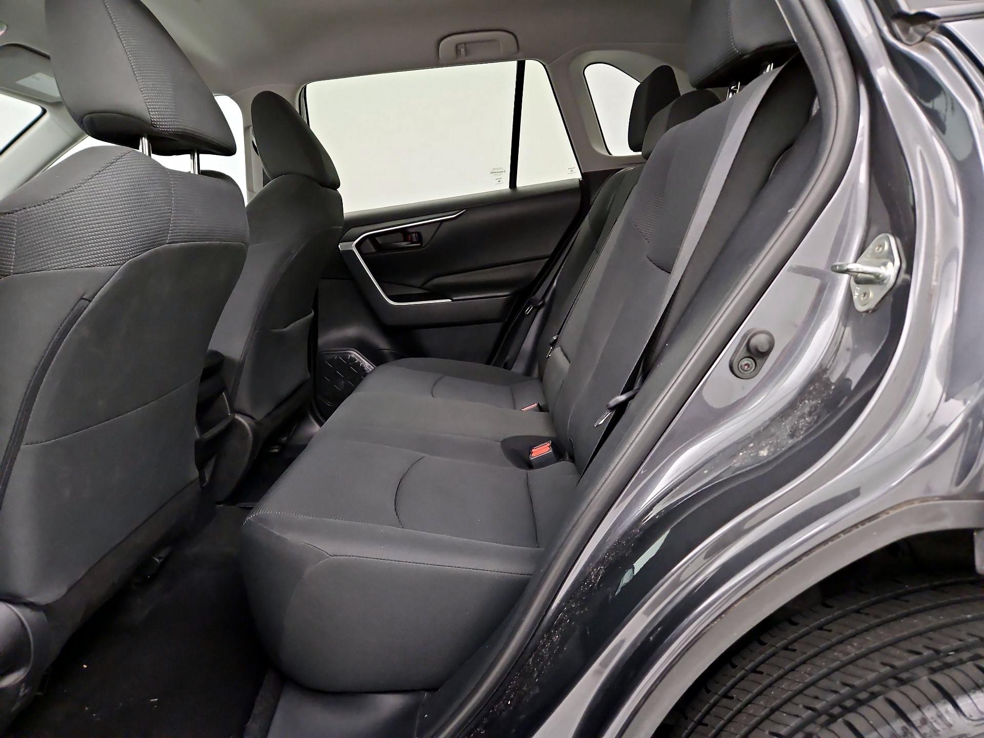Thumbnail: 2020 Toyota RAV4 - 19