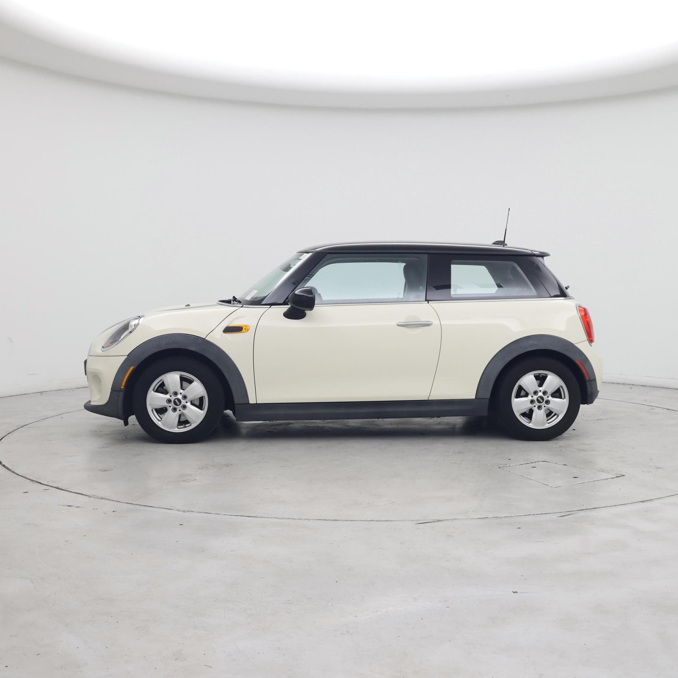 Thumbnail: 2016 MINI Cooper Hardtop - 3