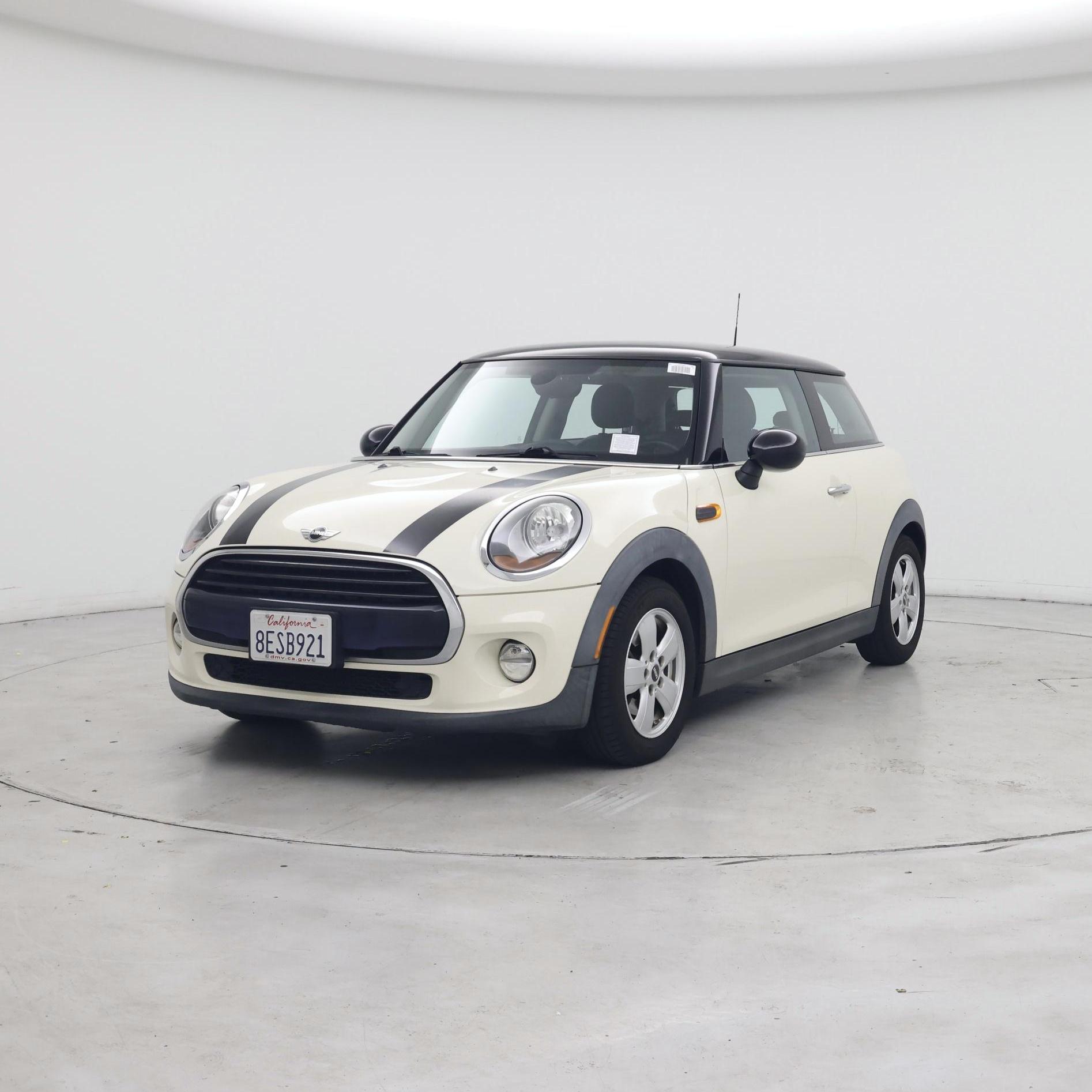 Thumbnail: 2016 MINI Cooper Hardtop - 4