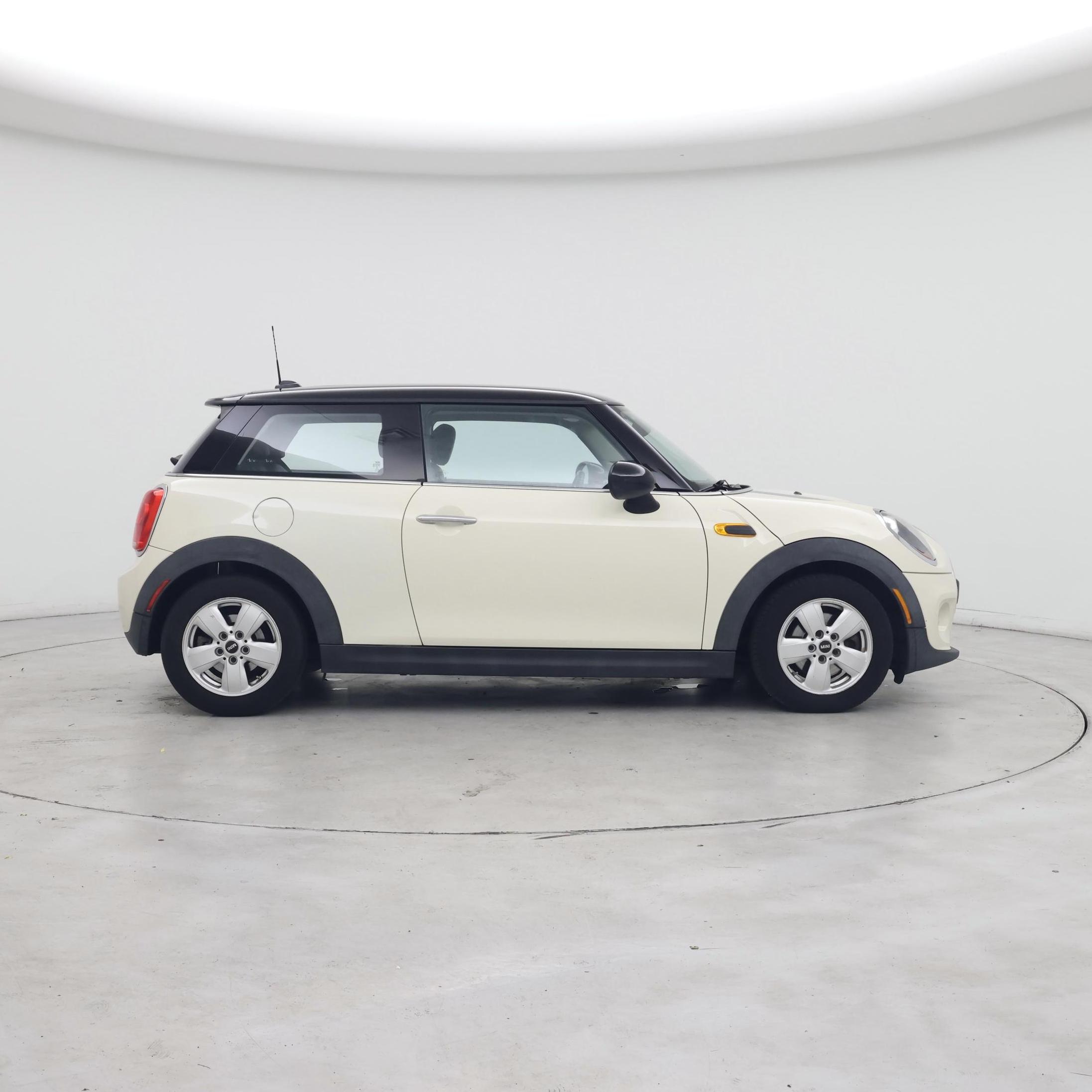 Thumbnail: 2016 MINI Cooper Hardtop - 7