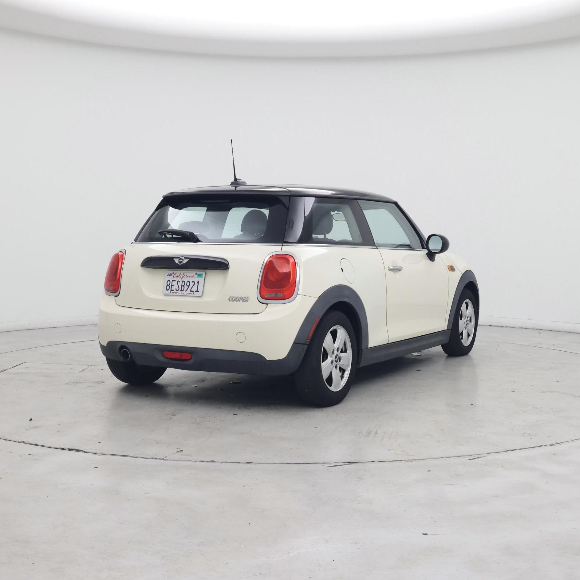 Thumbnail: 2016 MINI Cooper Hardtop - 8