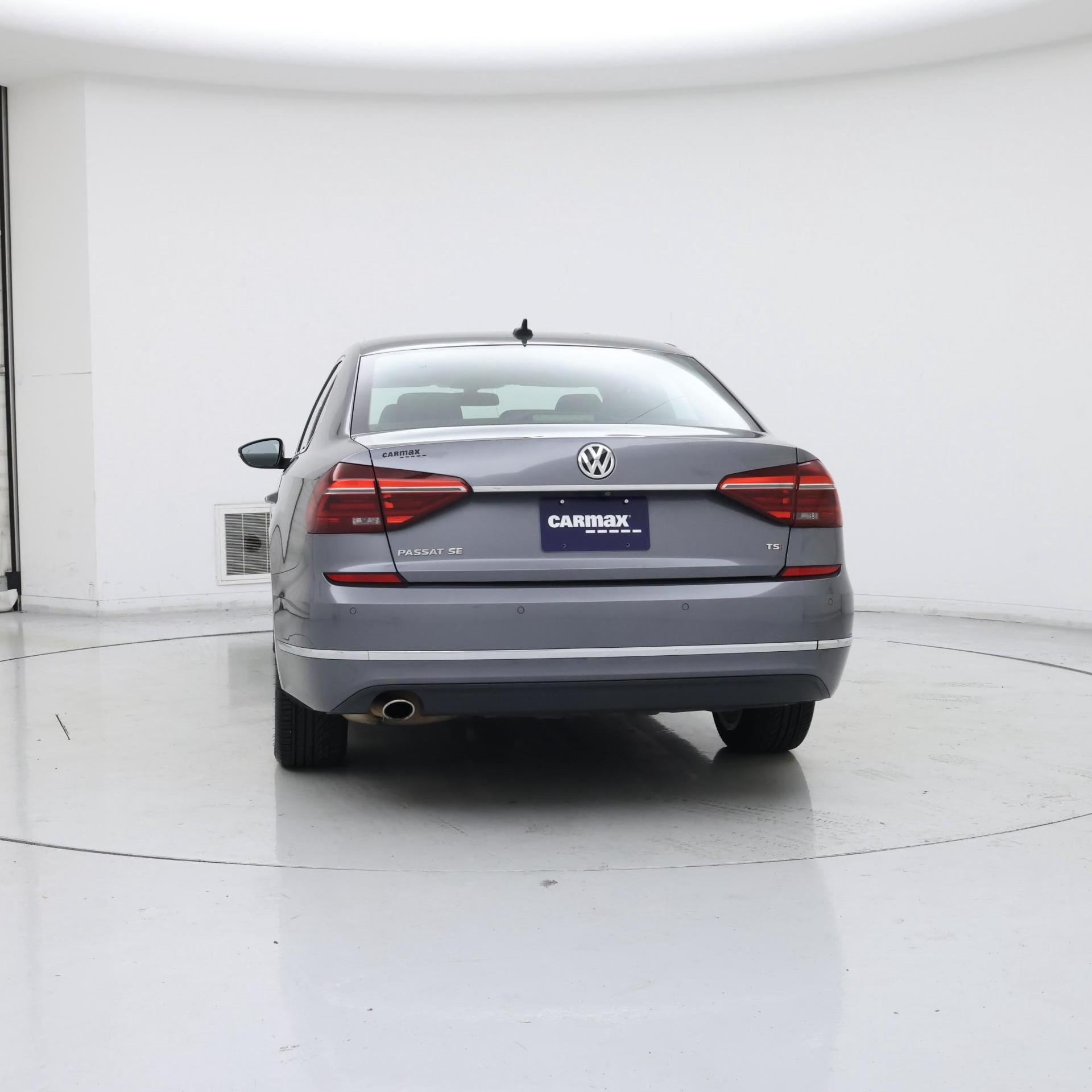 Thumbnail: 2017 Volkswagen Passat - 6