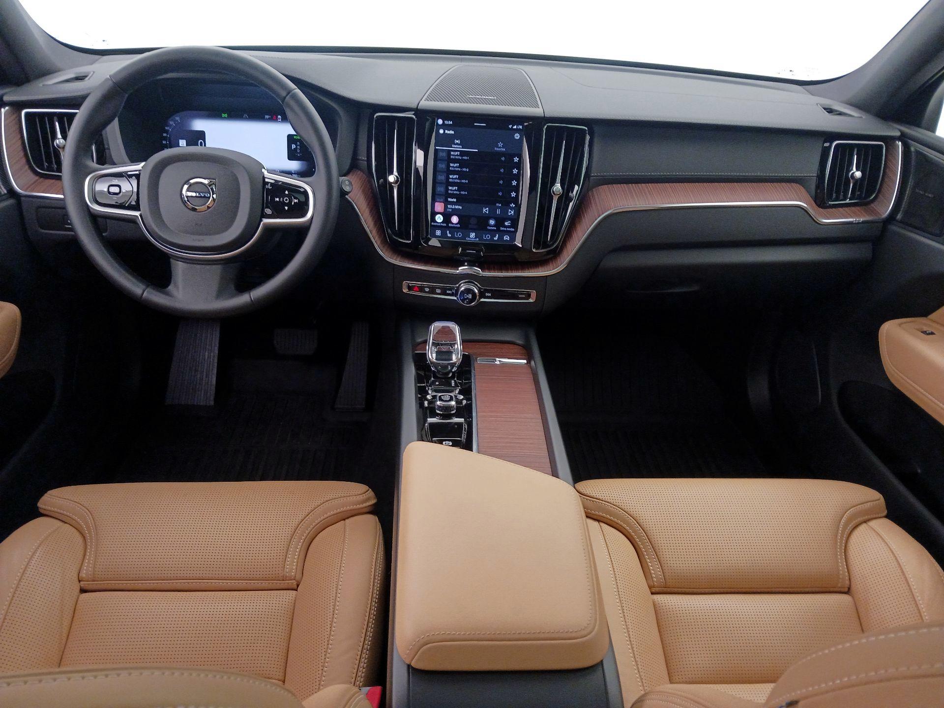 Thumbnail: 2025 Volvo XC60 - 9