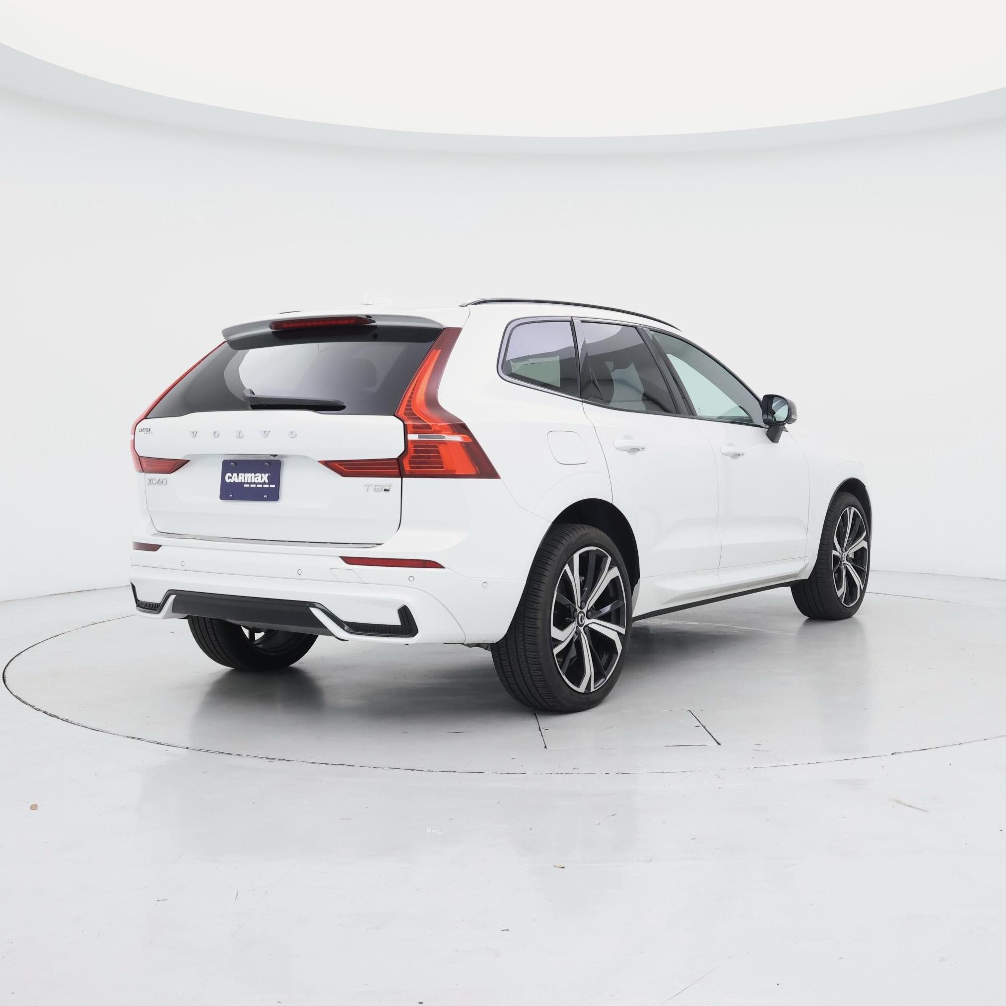 Thumbnail: 2025 Volvo XC60 - 8